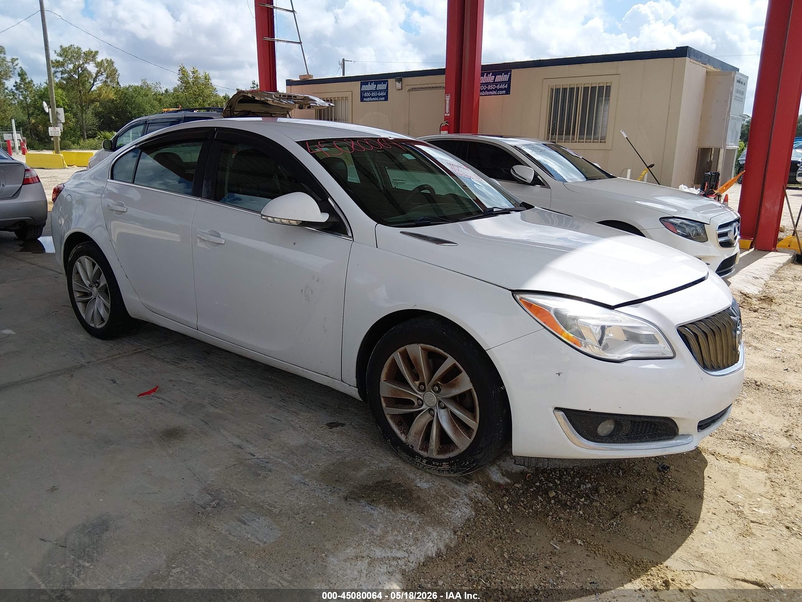 2015 Buick Regal Turbo White vin: 2G4GK5EX0F9139454