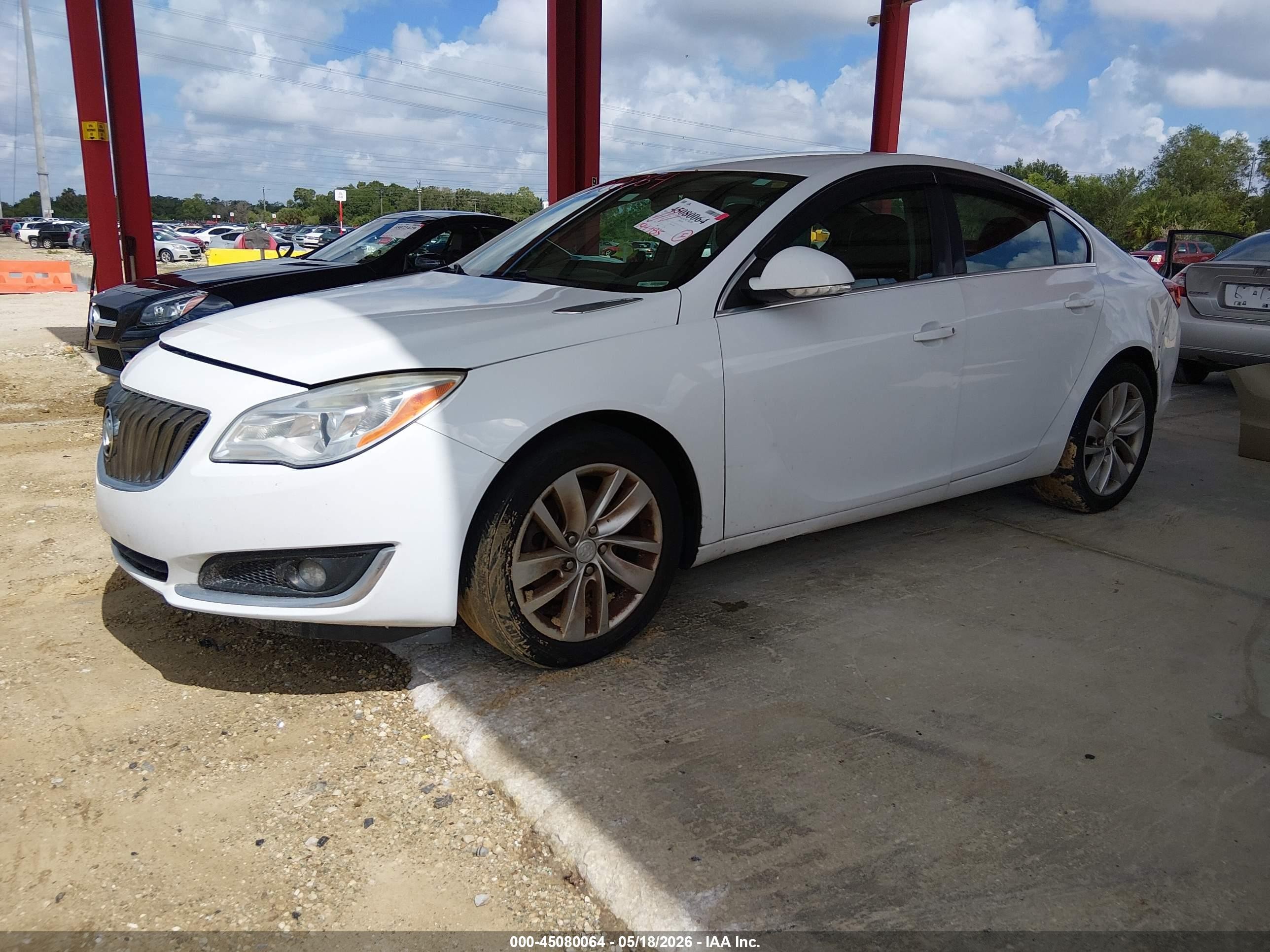 2015 Buick Regal Turbo White vin: 2G4GK5EX0F9139454