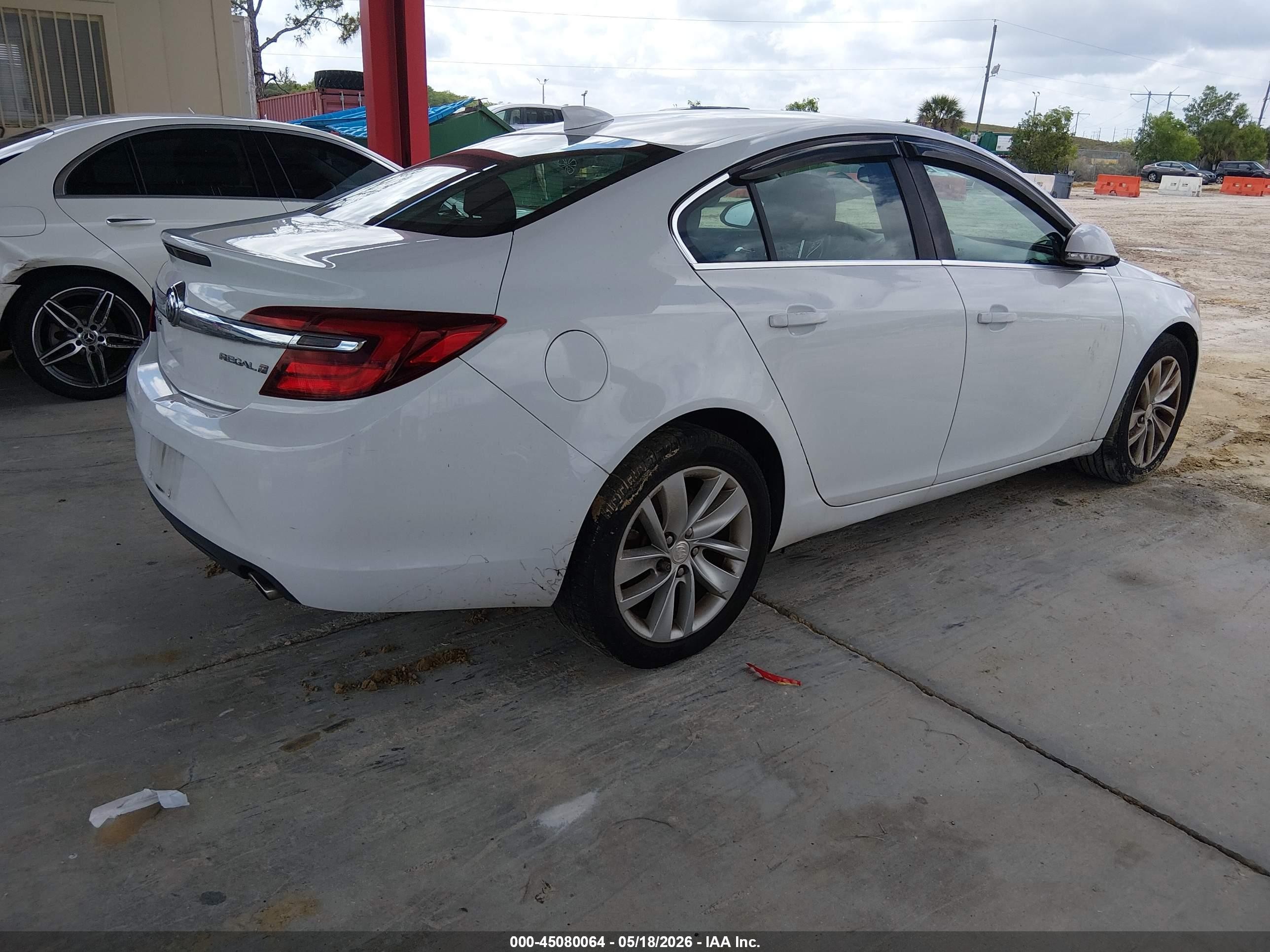 2015 Buick Regal Turbo White vin: 2G4GK5EX0F9139454