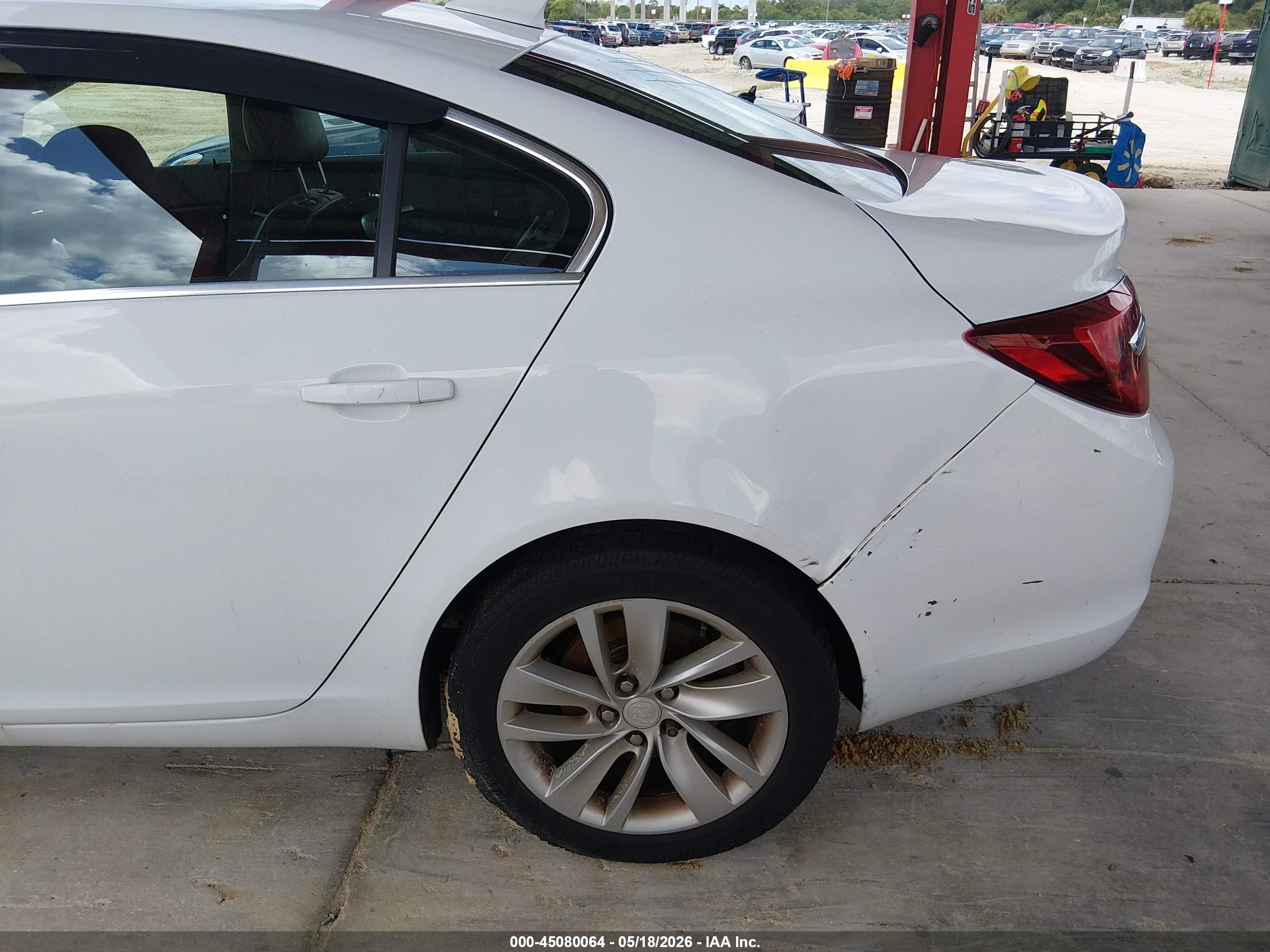 2015 Buick Regal Turbo White vin: 2G4GK5EX0F9139454