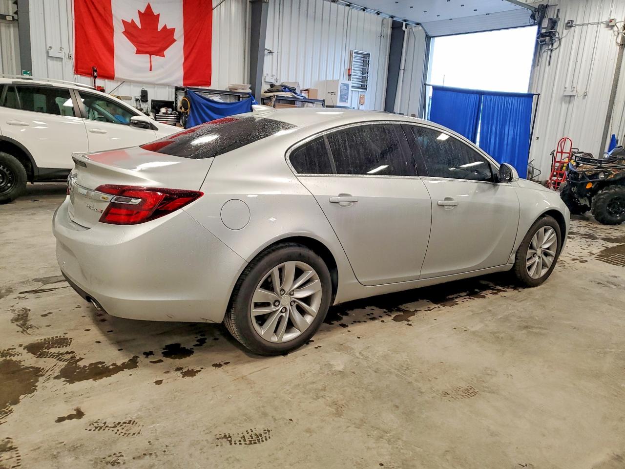 2015 Buick Regal Silver vin: 2G4GK5EX2F9130237