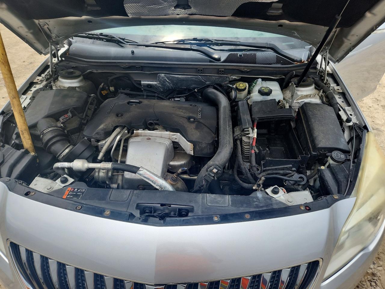 2014 Buick Regal Silver vin: 2G4GK5EX5E9219444
