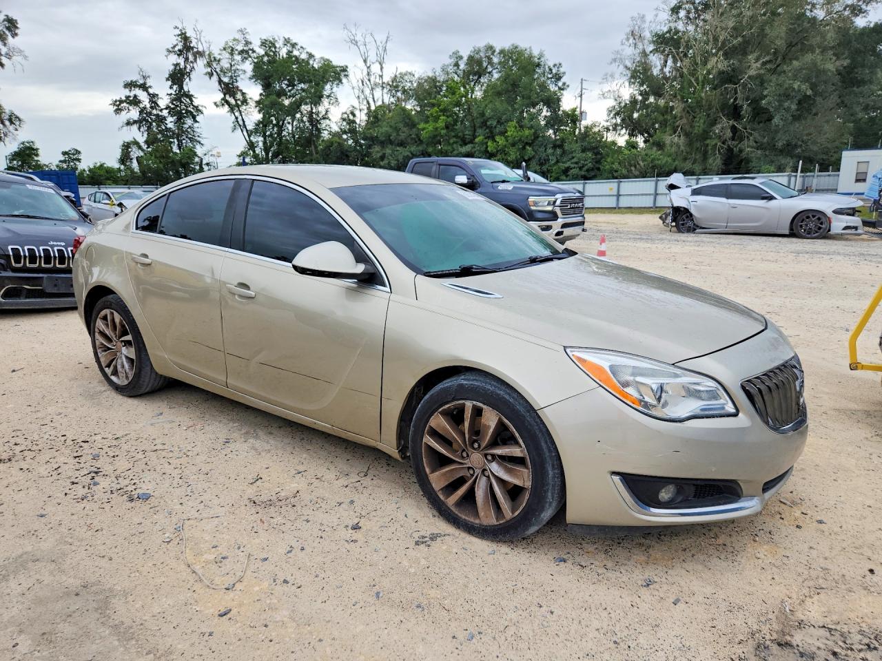 2015 Buick Regal Gold vin: 2G4GK5EX5F9136260