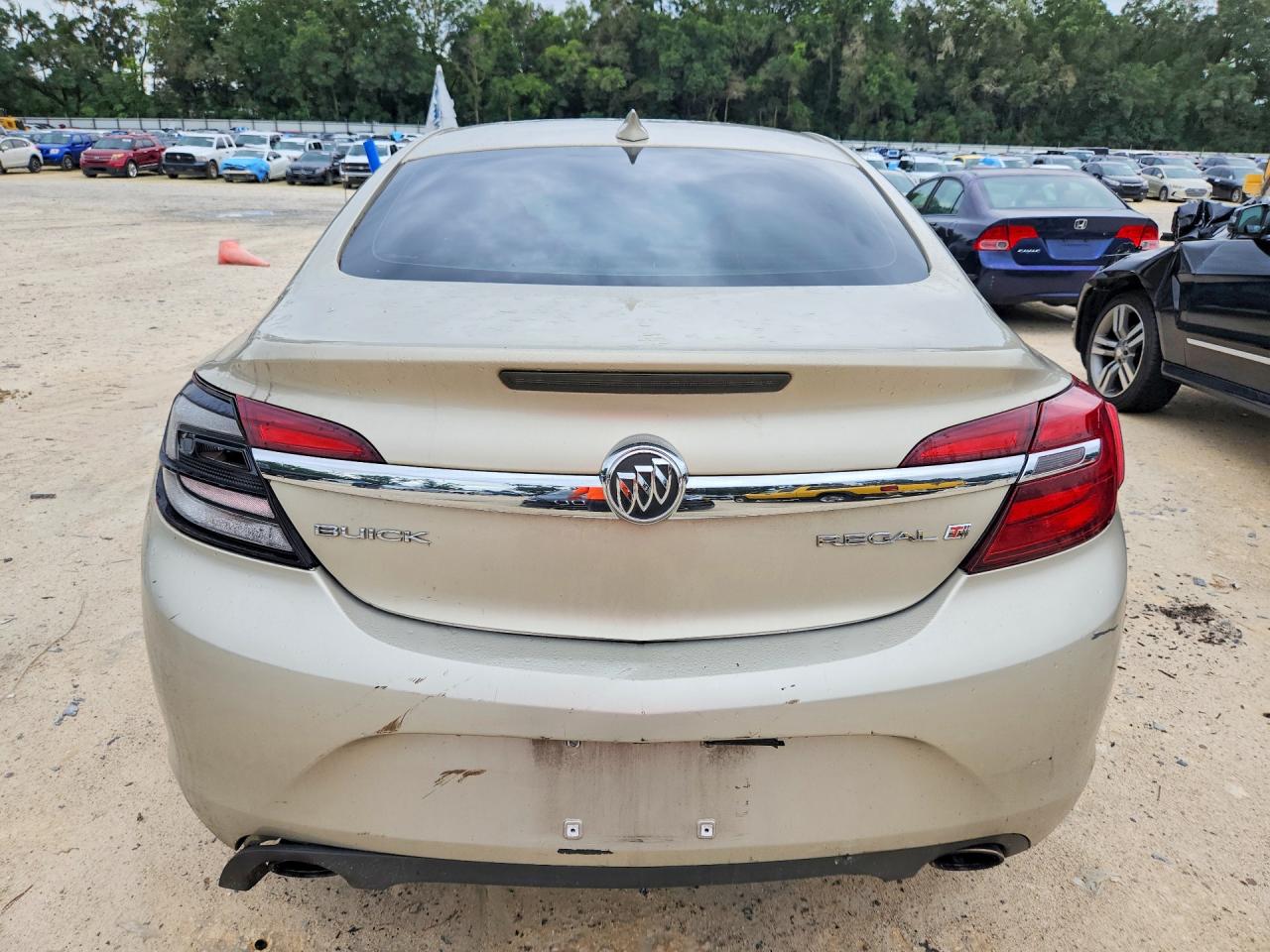2015 Buick Regal Gold vin: 2G4GK5EX5F9136260