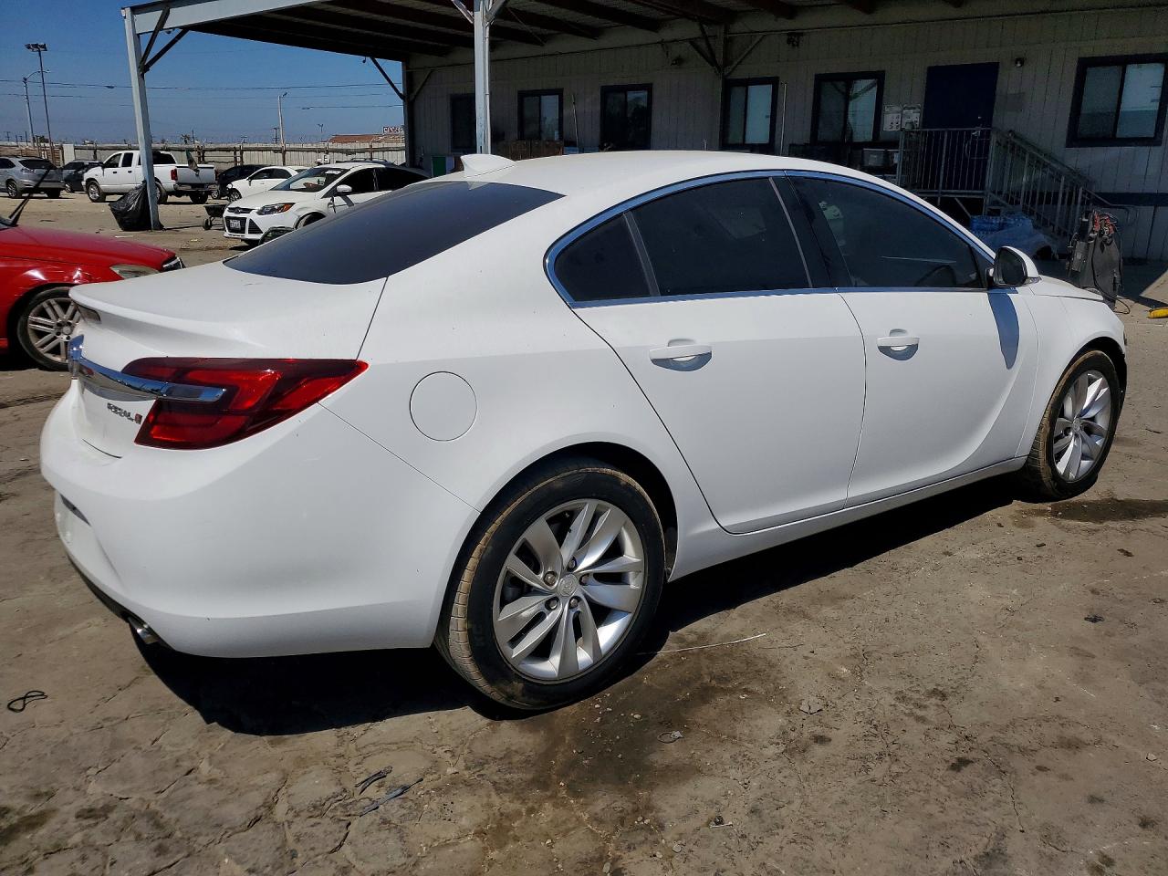 2015 Buick Regal White vin: 2G4GK5EX5F9260318