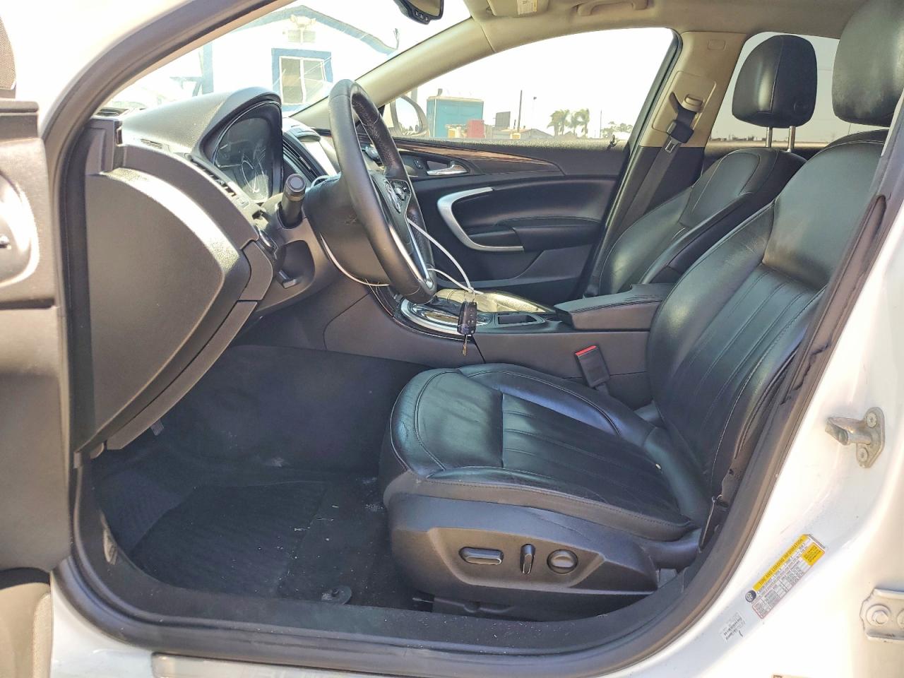 2015 Buick Regal White vin: 2G4GK5EX5F9260318