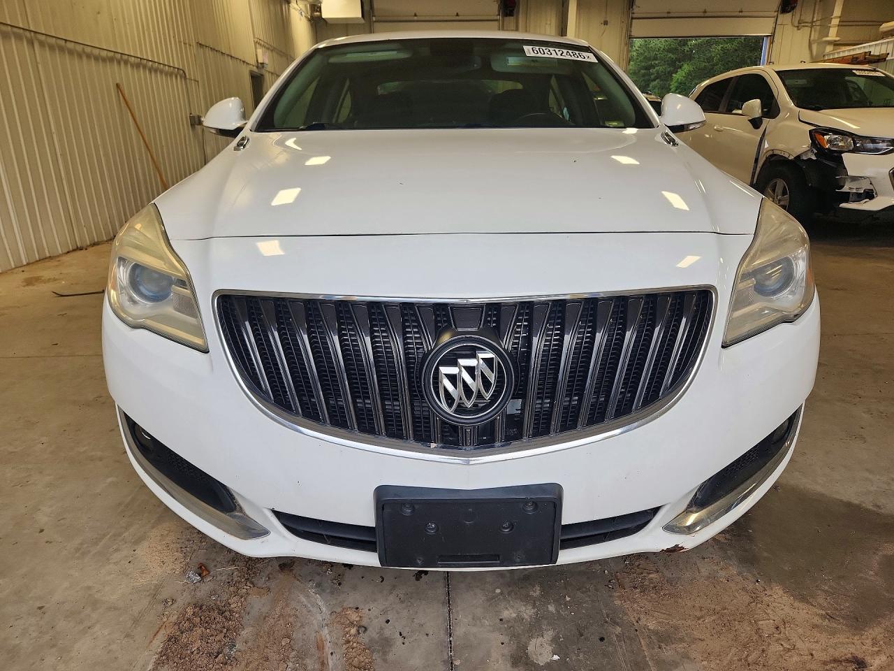 2014 Buick Regal White vin: 2G4GK5EX6E9191010