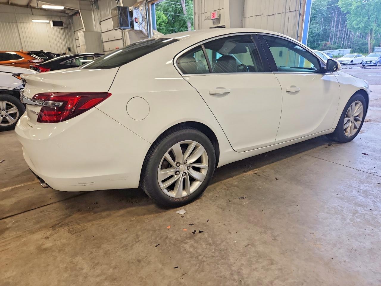 2014 Buick Regal White vin: 2G4GK5EX6E9191010