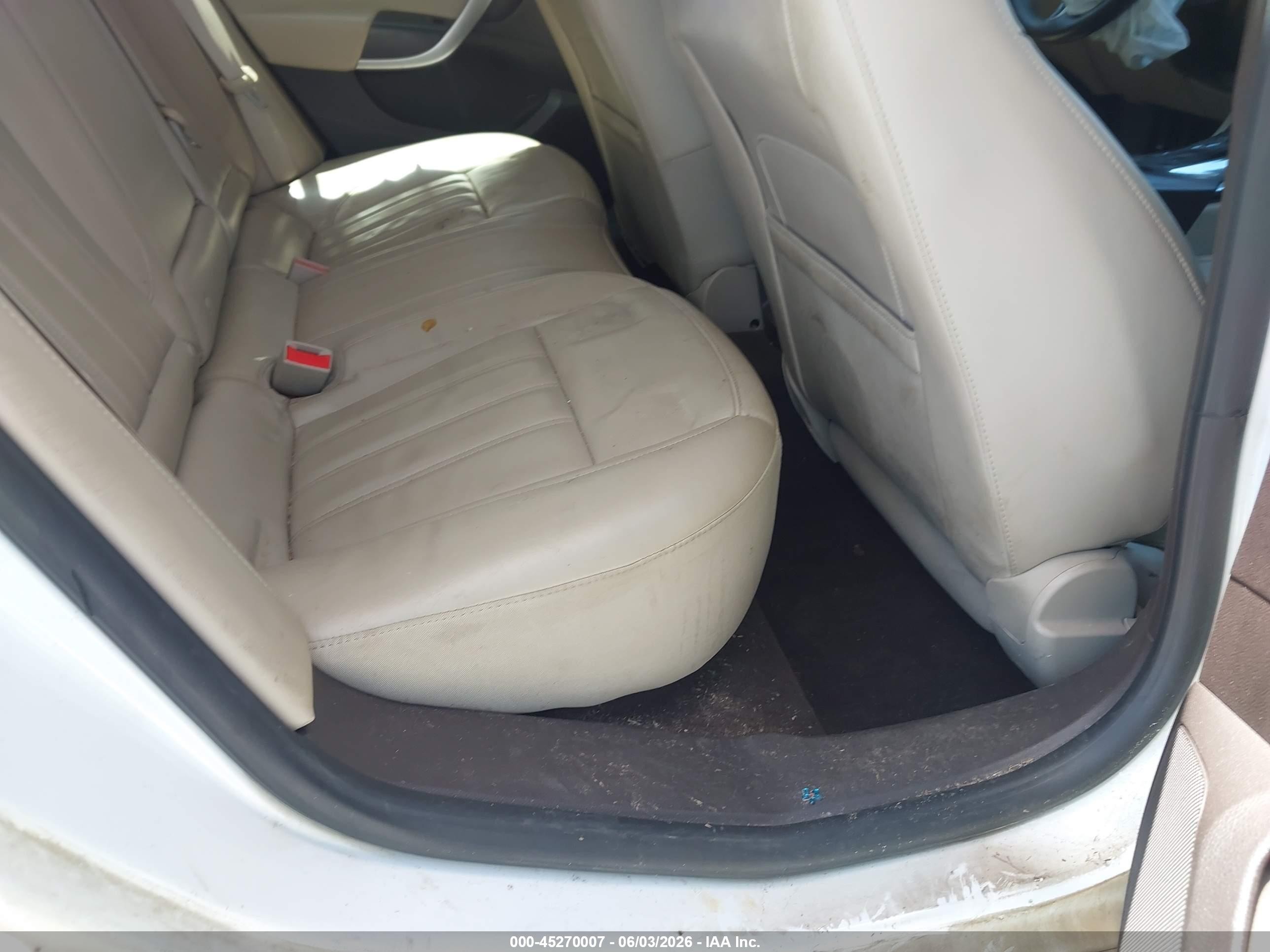 2014 Buick Regal Turbo White vin: 2G4GK5EX7E9268046