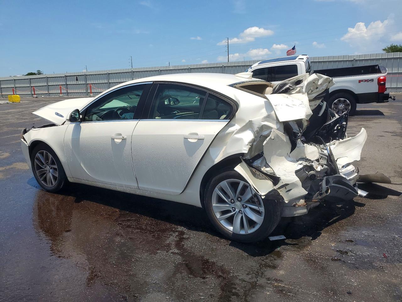 2015 Buick Regal White vin: 2G4GK5EX7F9119508