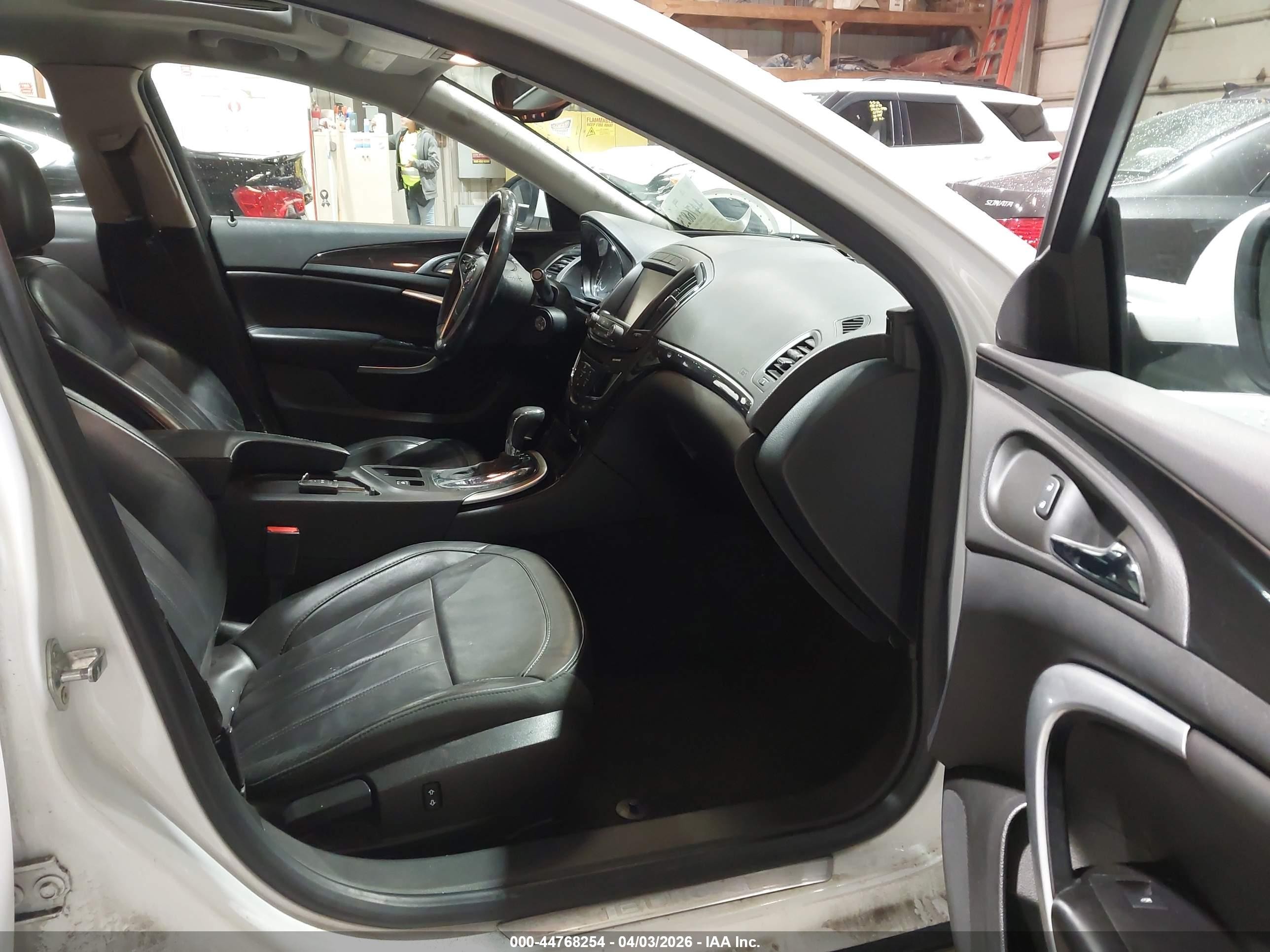 2015 Buick Regal Turbo White vin: 2G4GK5EX8F9119792