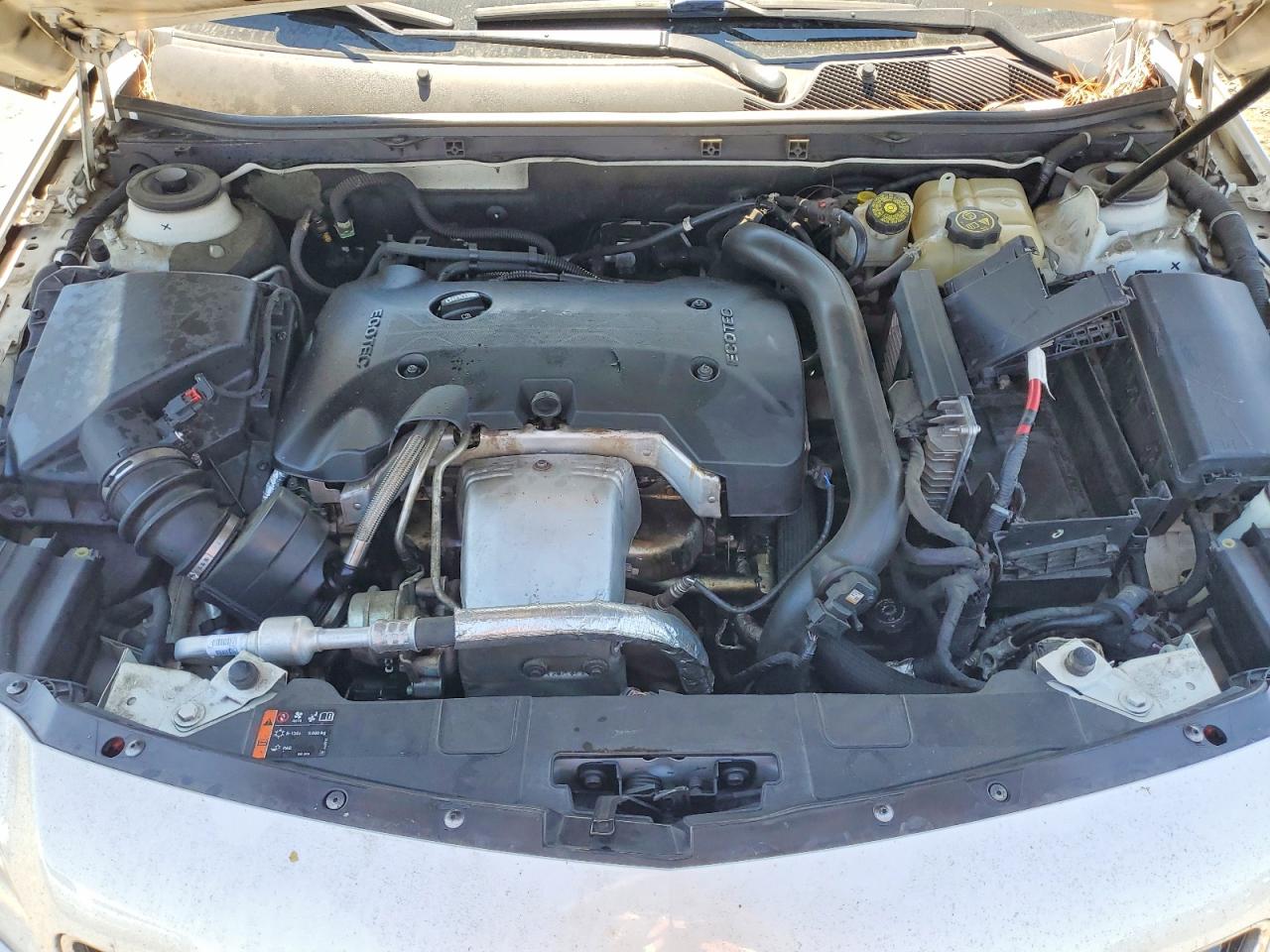 2015 Buick Regal White vin: 2G4GK5EX9F9239018