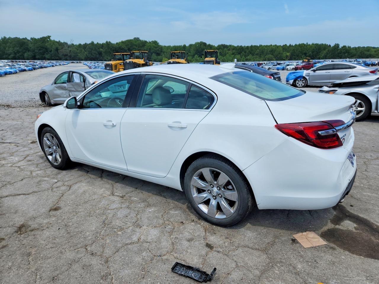 2015 Buick Regal White vin: 2G4GK5EXXF9292021