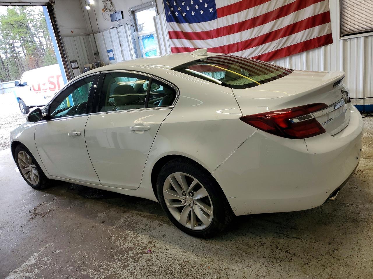 2015 Buick Regal White vin: 2G4GL5EX4F9293663