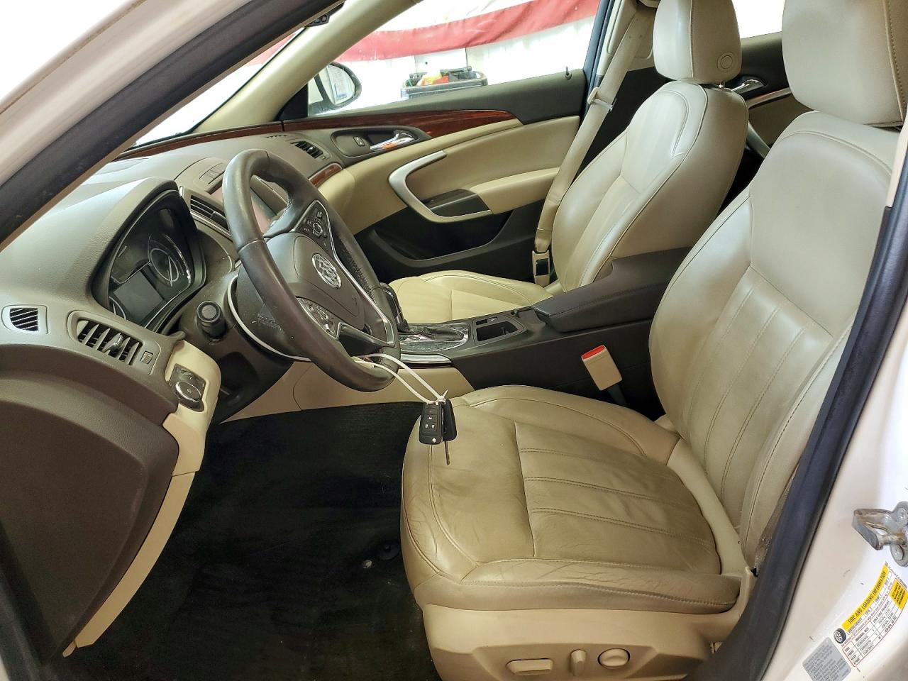 2015 Buick Regal White vin: 2G4GL5EX4F9293663