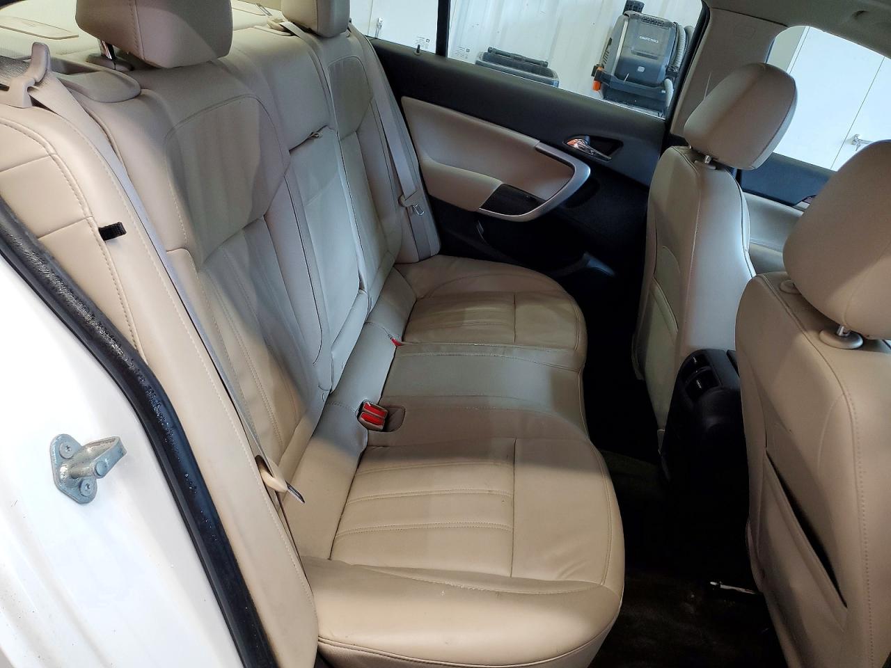 2015 Buick Regal White vin: 2G4GL5EX4F9293663