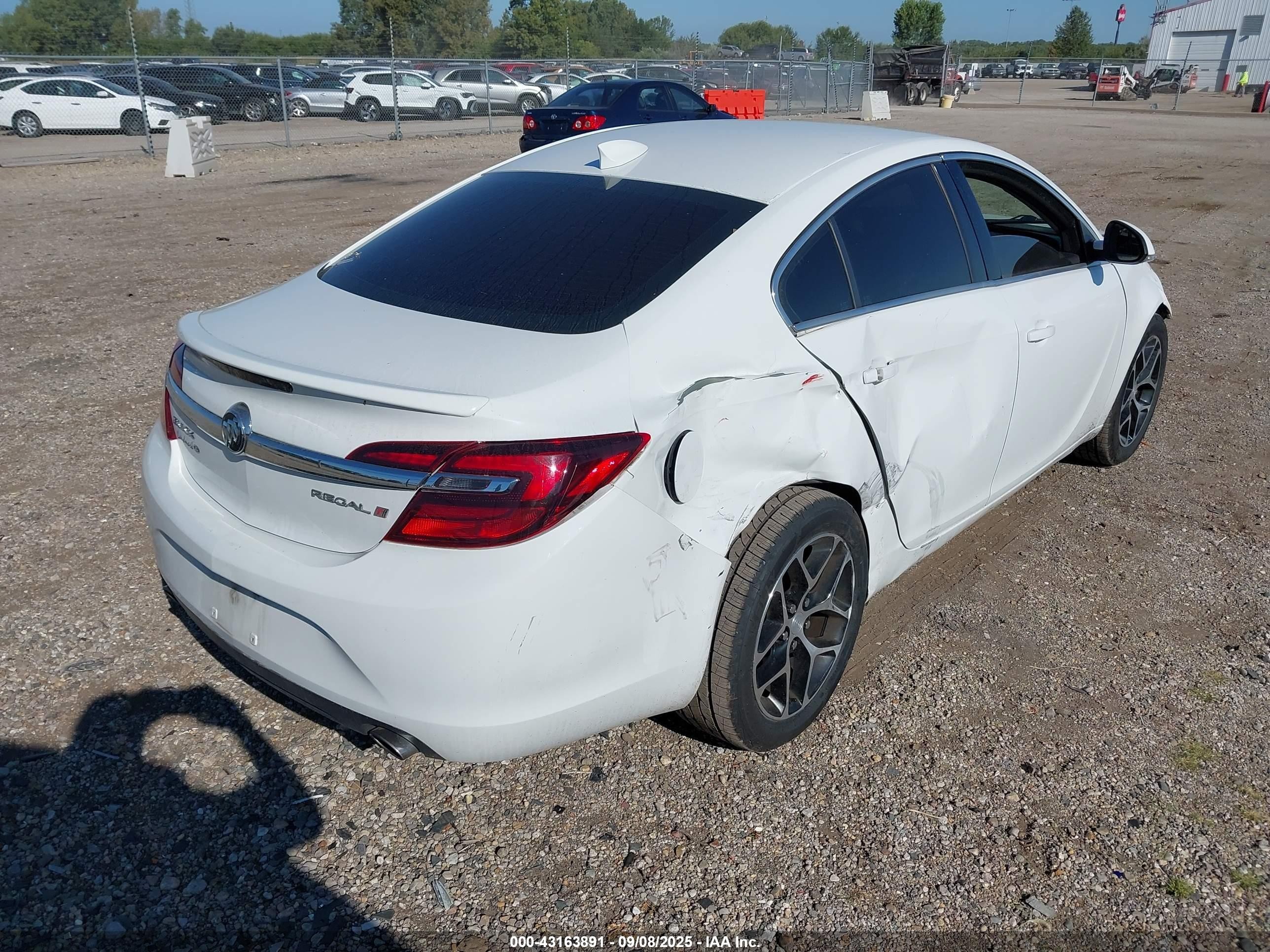 2017 Buick Regal Turbo Sport Touring Белый vin: 2G4GL5EX5H9106482