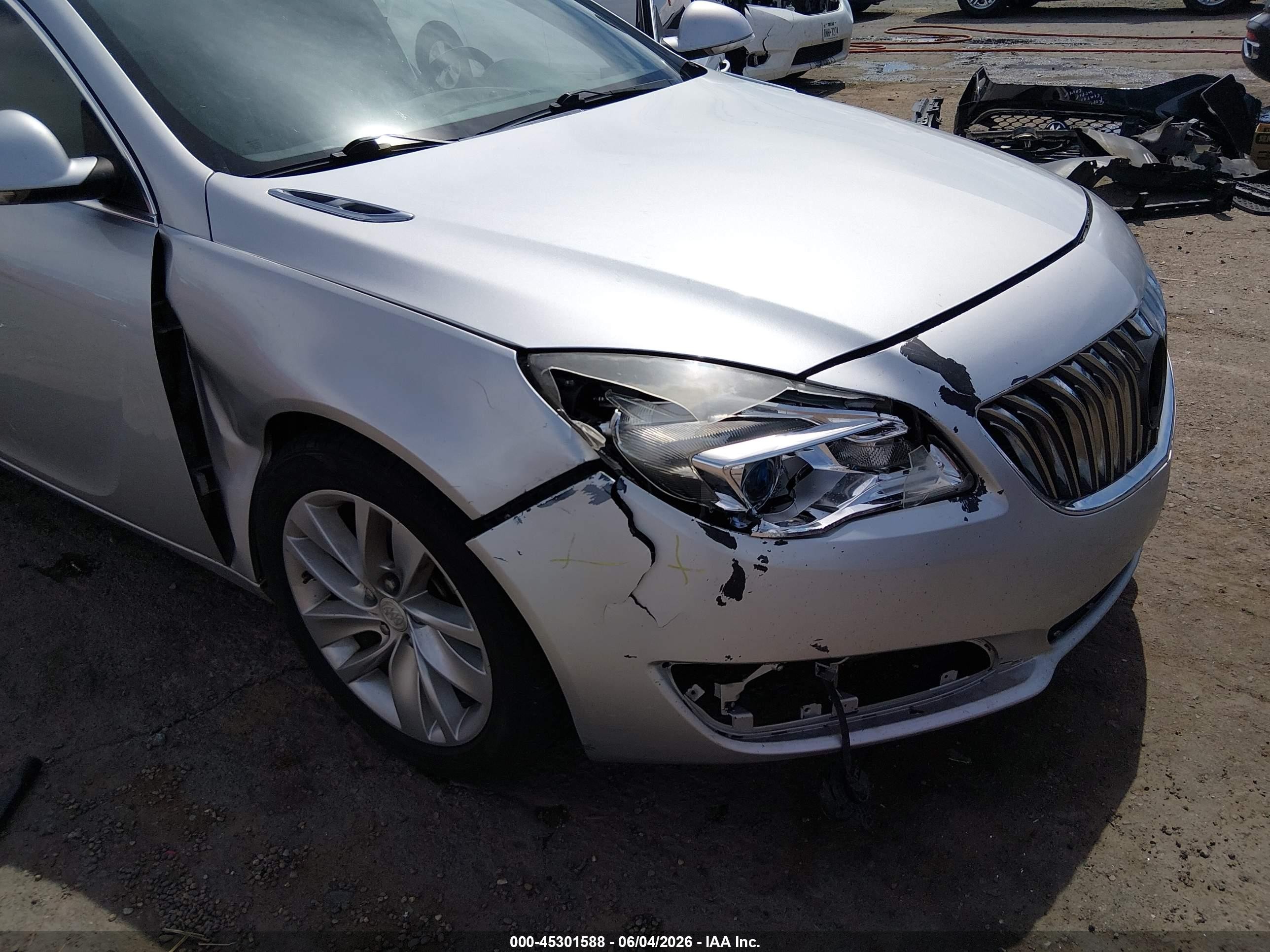 2014 Buick Regal Turbo/e-assist Premium I Silver vin: 2G4GN5EX0E9267909