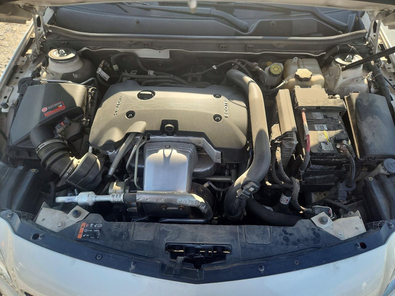 2015 Buick Regal Premium White vin: 2G4GN5EX1F9132083