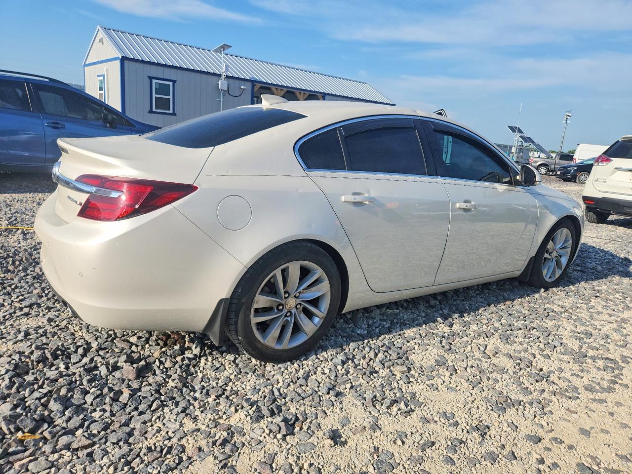 2015 Buick Regal Premium White vin: 2G4GN5EX1F9132083