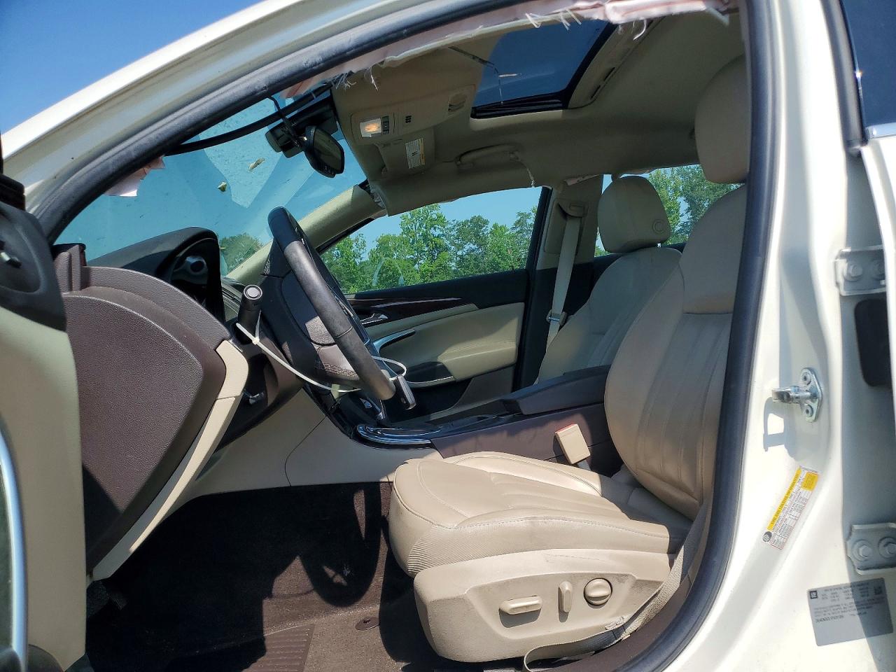 2015 Buick Regal Premium White vin: 2G4GN5EX1F9281089