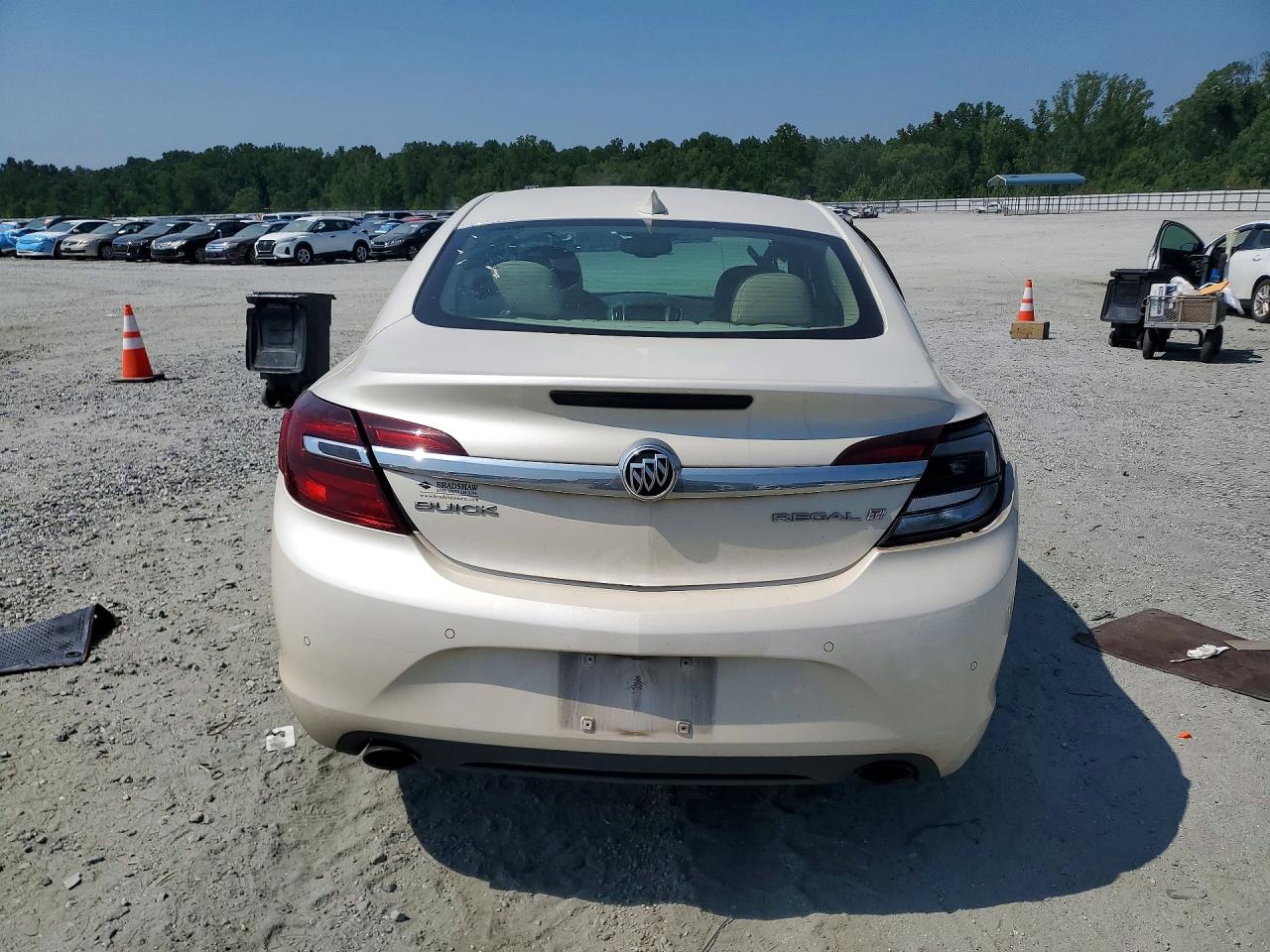 2015 Buick Regal Premium White vin: 2G4GN5EX1F9281089