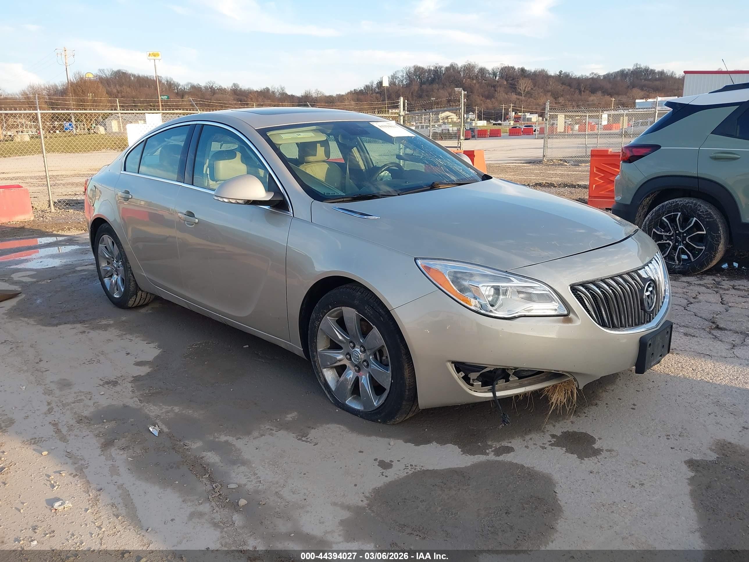 2015 Buick Regal Turbo/e-assist Premium I Кремовый vin: 2G4GN5EX2F9294899