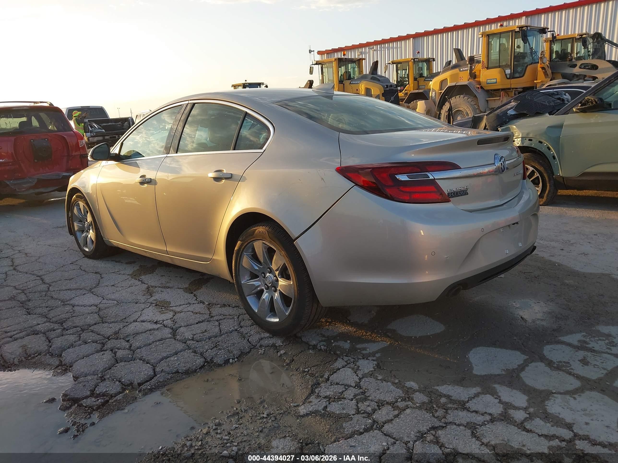 2015 Buick Regal Turbo/e-assist Premium I Кремовый vin: 2G4GN5EX2F9294899