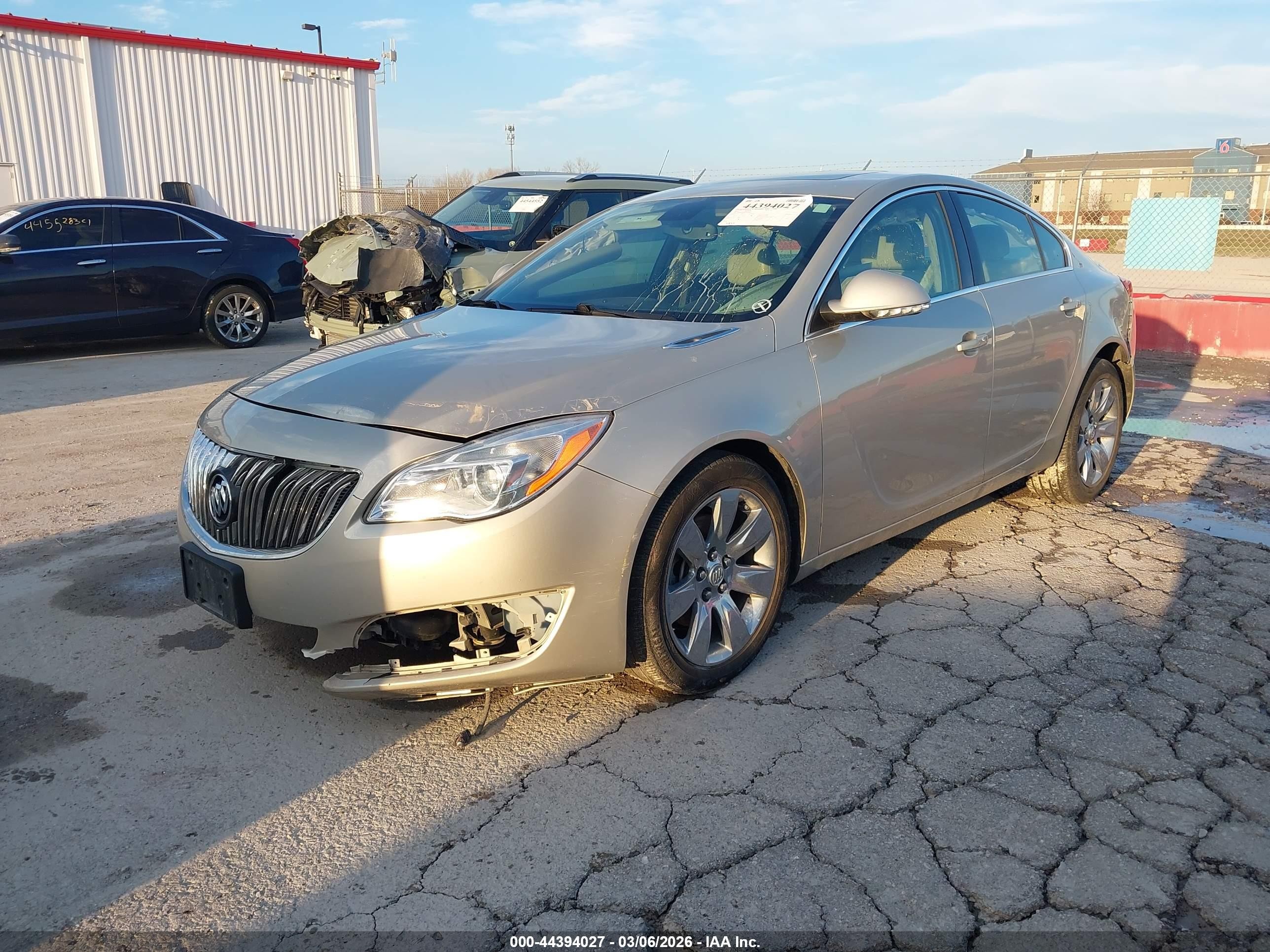 2015 Buick Regal Turbo/e-assist Premium I Кремовый vin: 2G4GN5EX2F9294899
