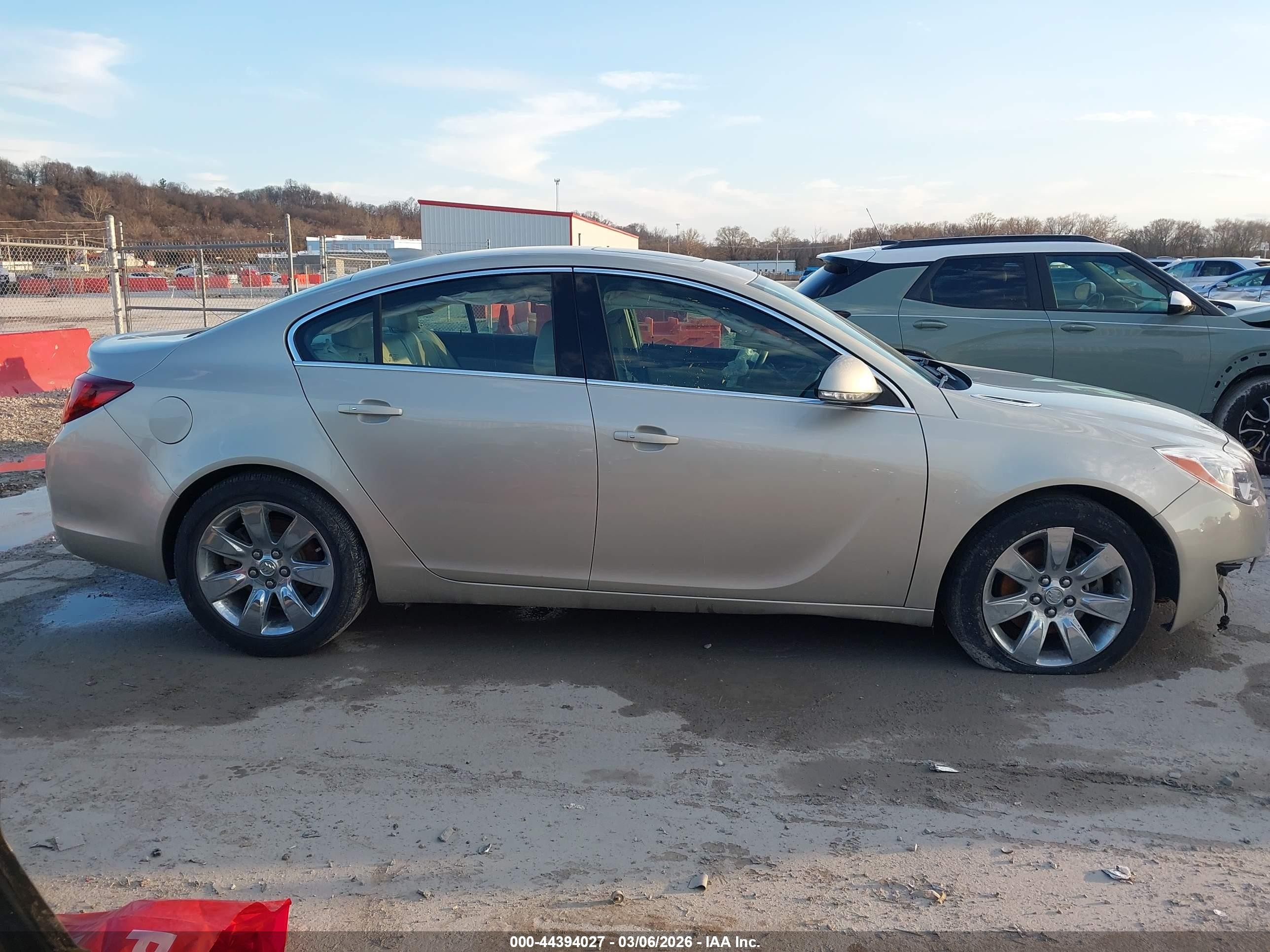 2015 Buick Regal Turbo/e-assist Premium I Кремовый vin: 2G4GN5EX2F9294899