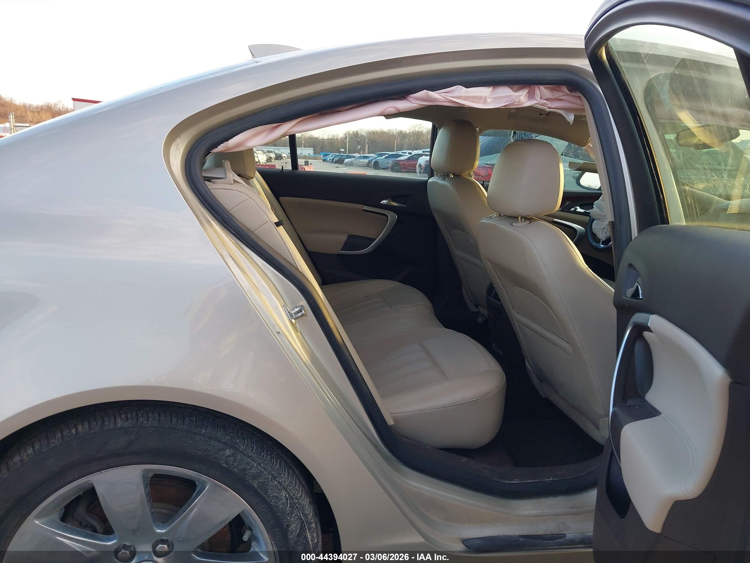 2015 Buick Regal Turbo/e-assist Premium I Кремовый vin: 2G4GN5EX2F9294899
