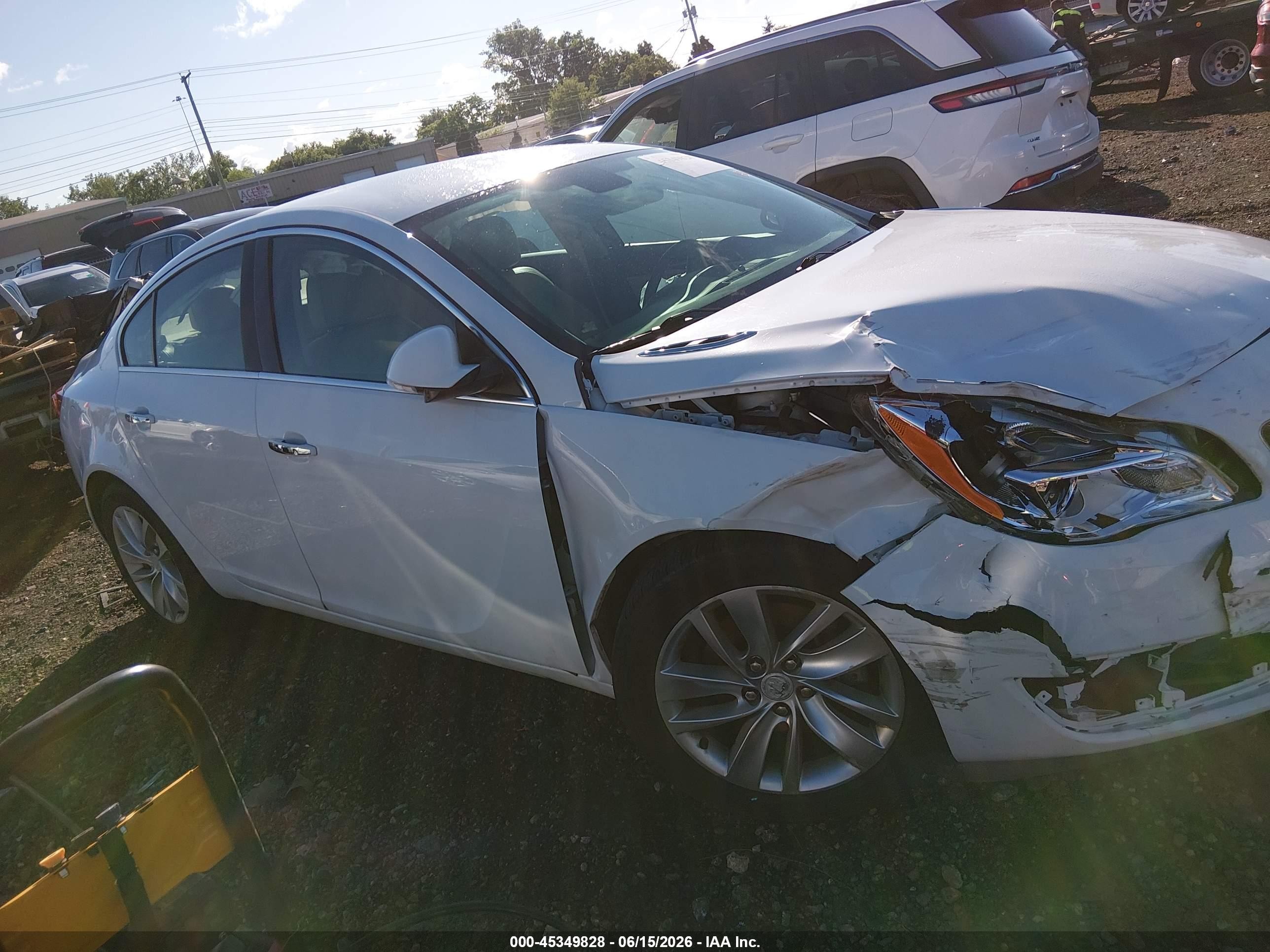 2014 Buick Regal Turbo/e-assist Premium I White vin: 2G4GN5EX4E9320062