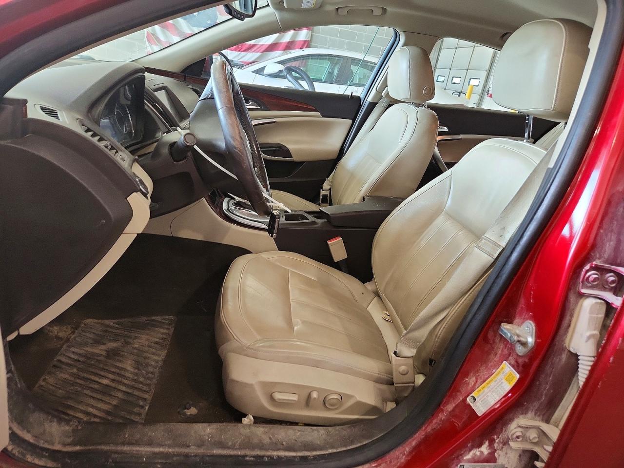 2014 Buick Regal Premium Burgundy vin: 2G4GN5EX5E9262494