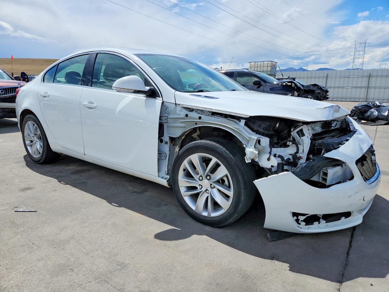 2015 Buick Regal Premium White vin: 2G4GN5EX5F9223258