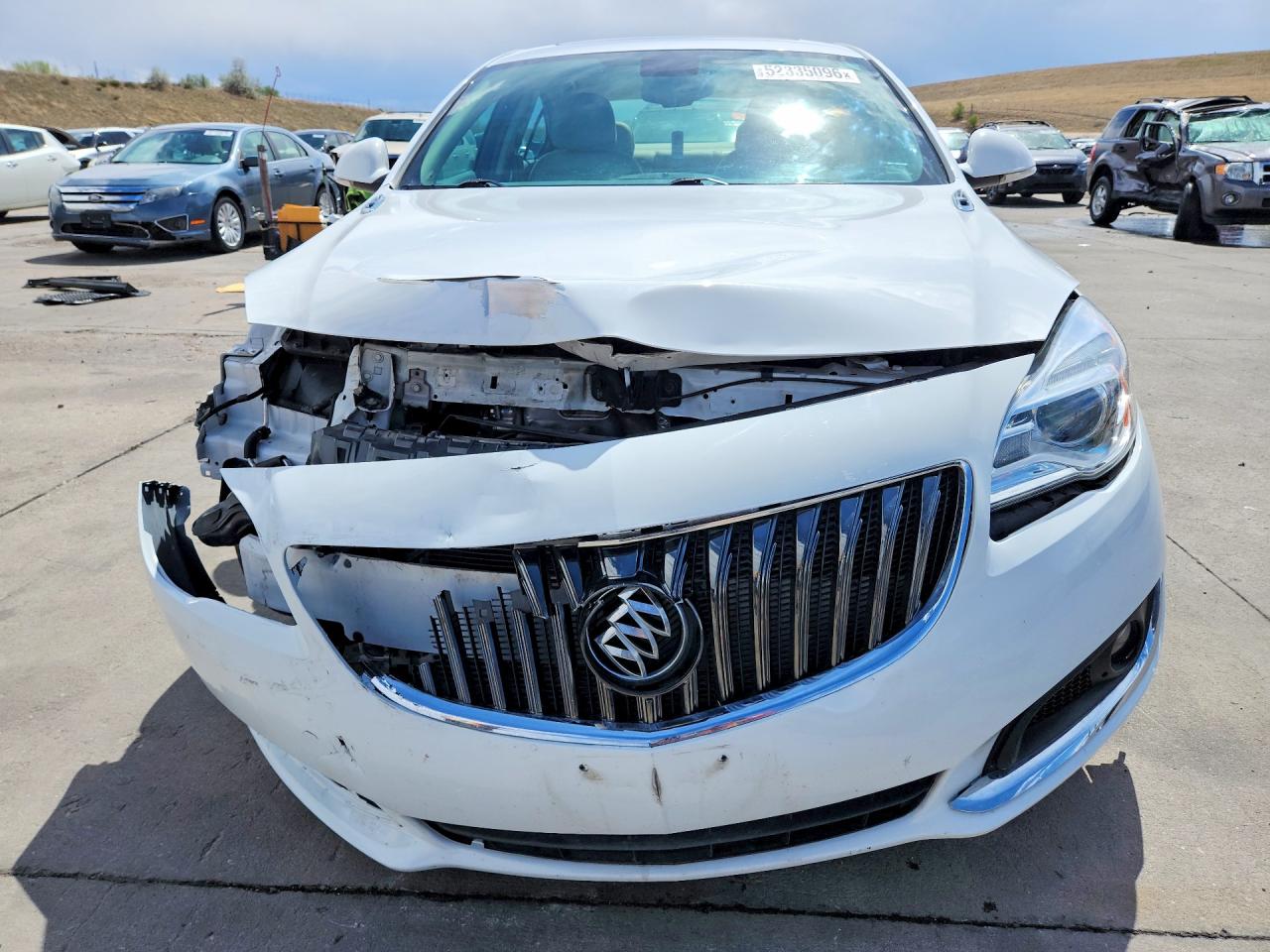 2015 Buick Regal Premium White vin: 2G4GN5EX5F9223258