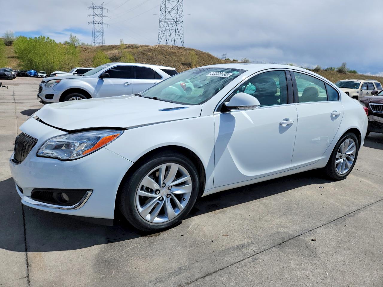2015 Buick Regal Premium White vin: 2G4GN5EX5F9223258