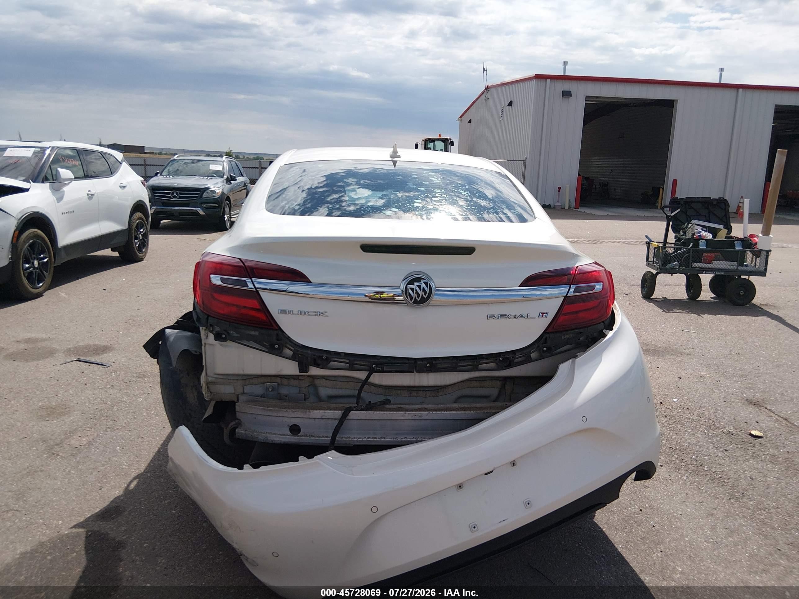 2014 Buick Regal Turbo/e-assist Premium I White vin: 2G4GN5EX6E9162453