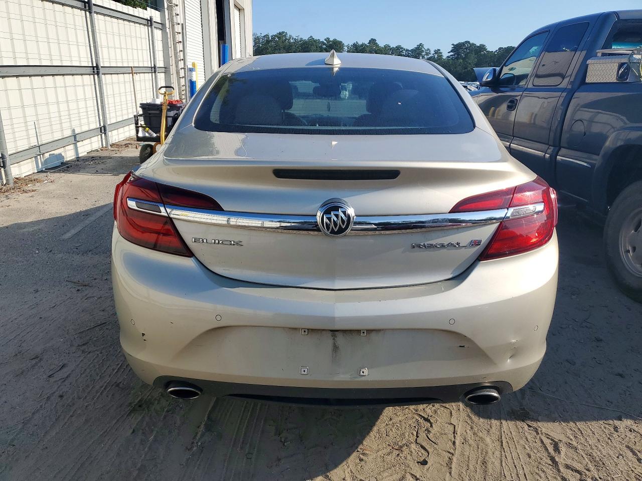 2015 Buick Regal Premium Cream vin: 2G4GN5EX6F9195566