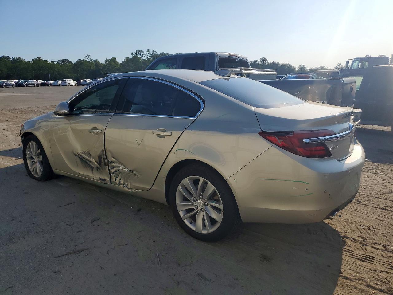 2015 Buick Regal Premium Cream vin: 2G4GN5EX6F9195566