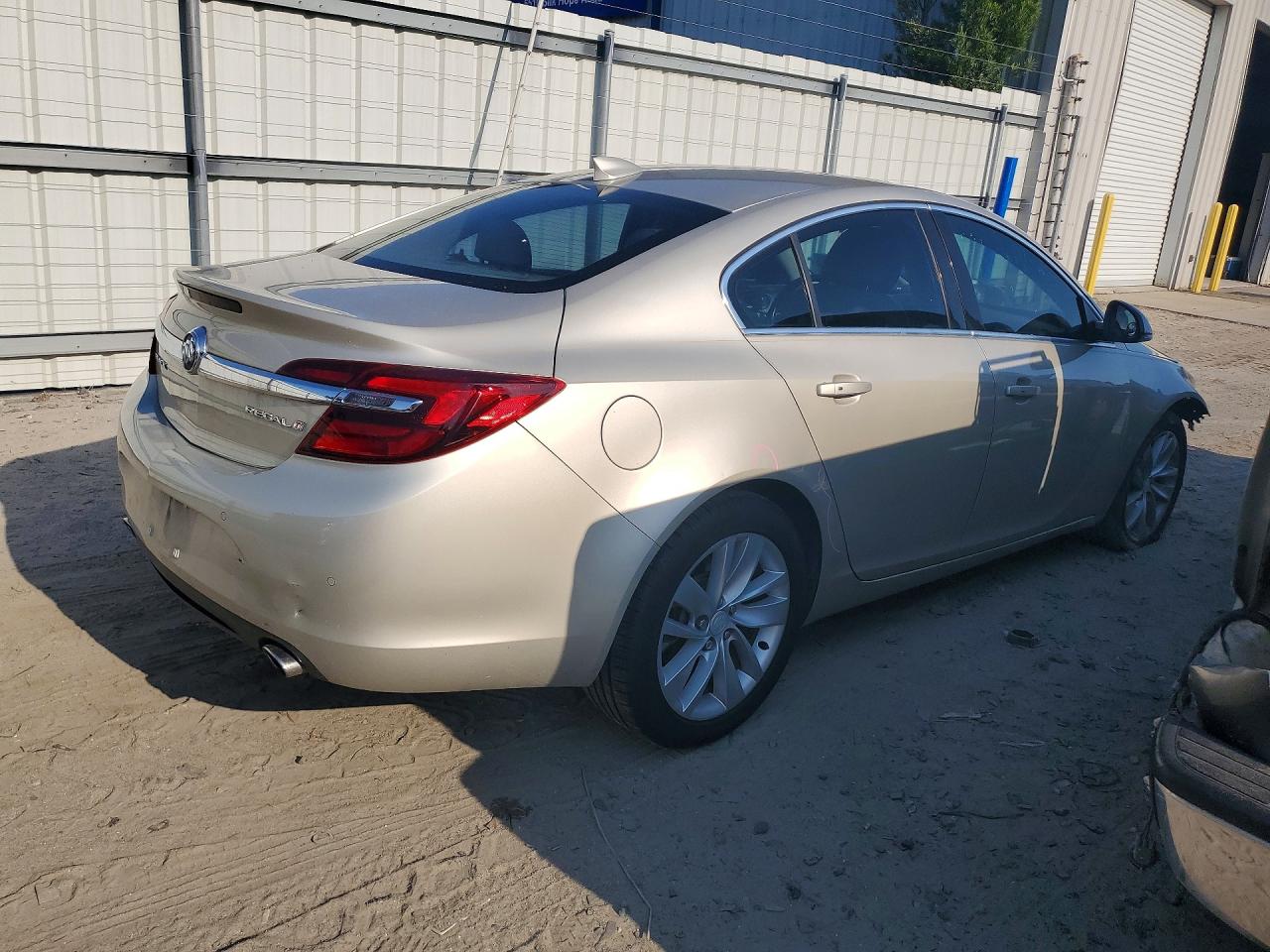 2015 Buick Regal Premium Cream vin: 2G4GN5EX6F9195566
