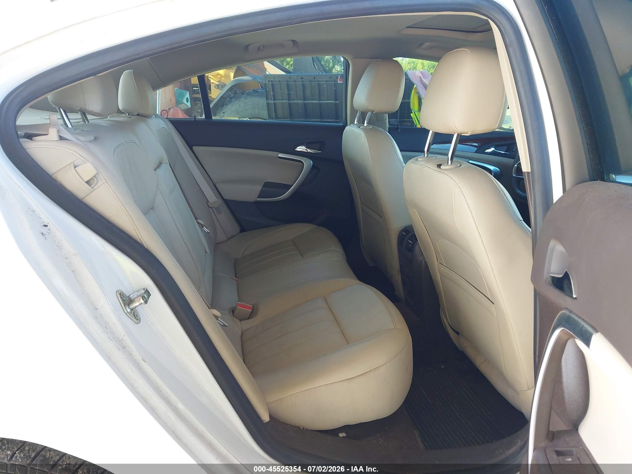 2014 Buick Regal Turbo/e-assist Premium I White vin: 2G4GN5EX7E9308892