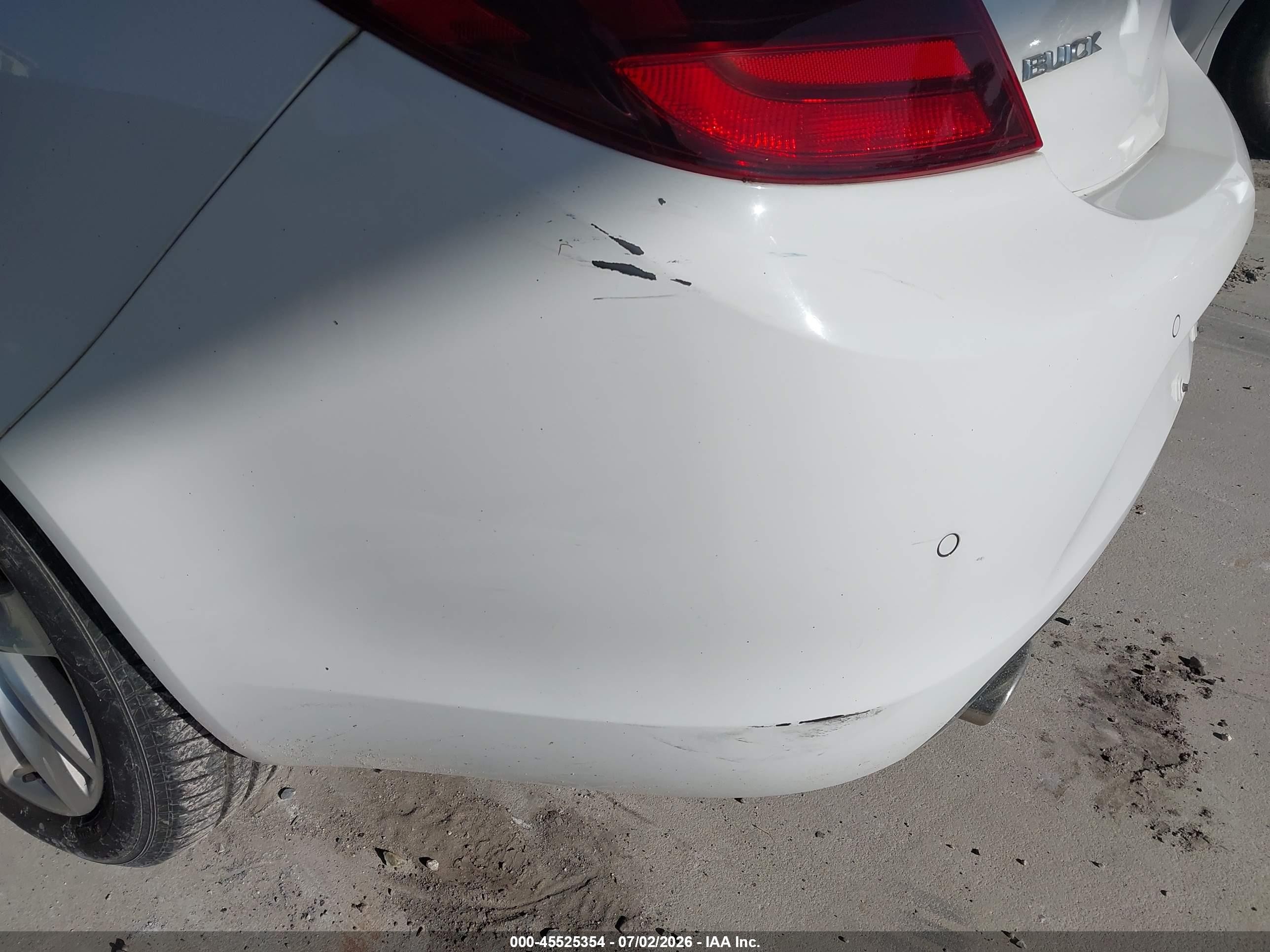 2014 Buick Regal Turbo/e-assist Premium I White vin: 2G4GN5EX7E9308892