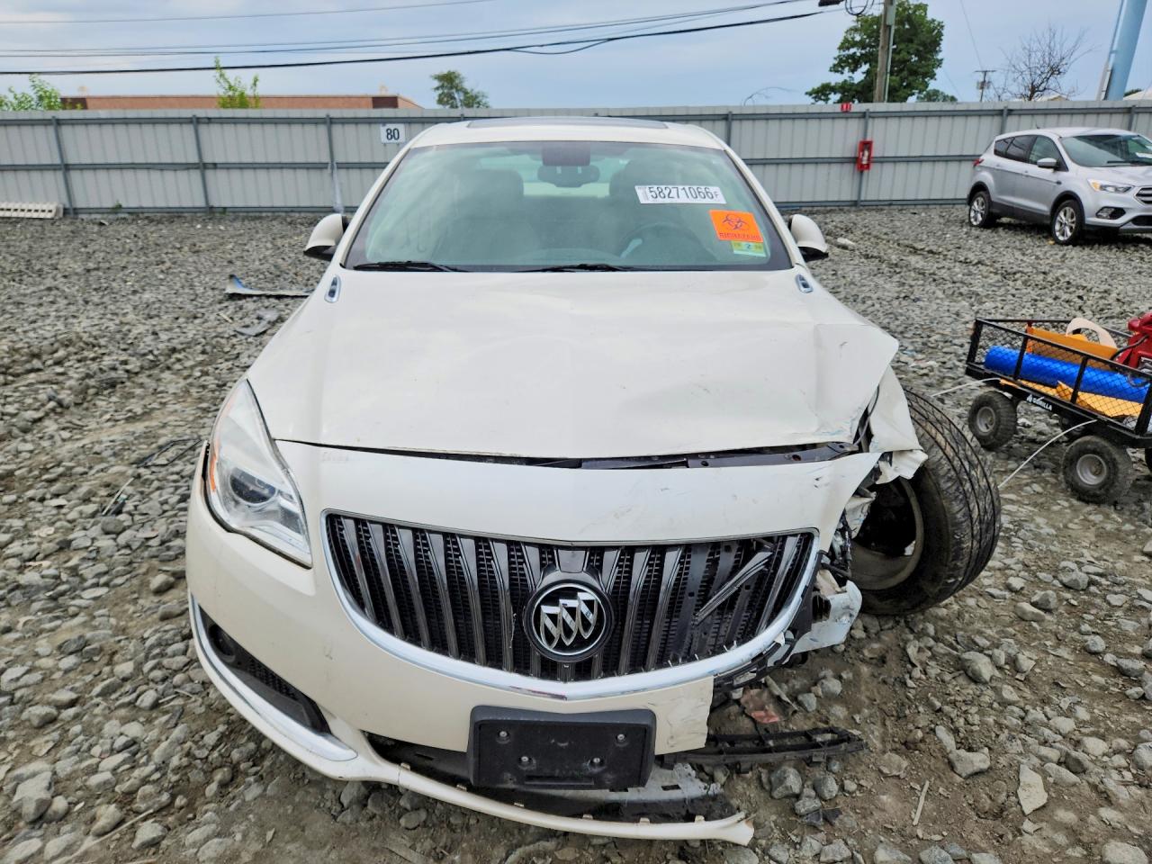2015 Buick Regal Premium Белый vin: 2G4GN5EX8F9131030