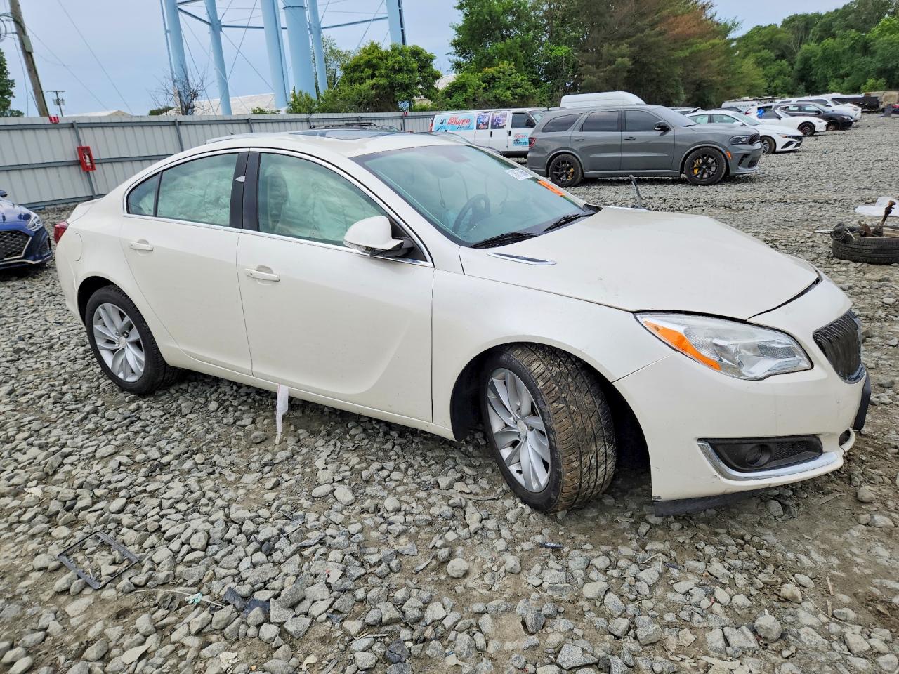 2015 Buick Regal Premium Белый vin: 2G4GN5EX8F9131030