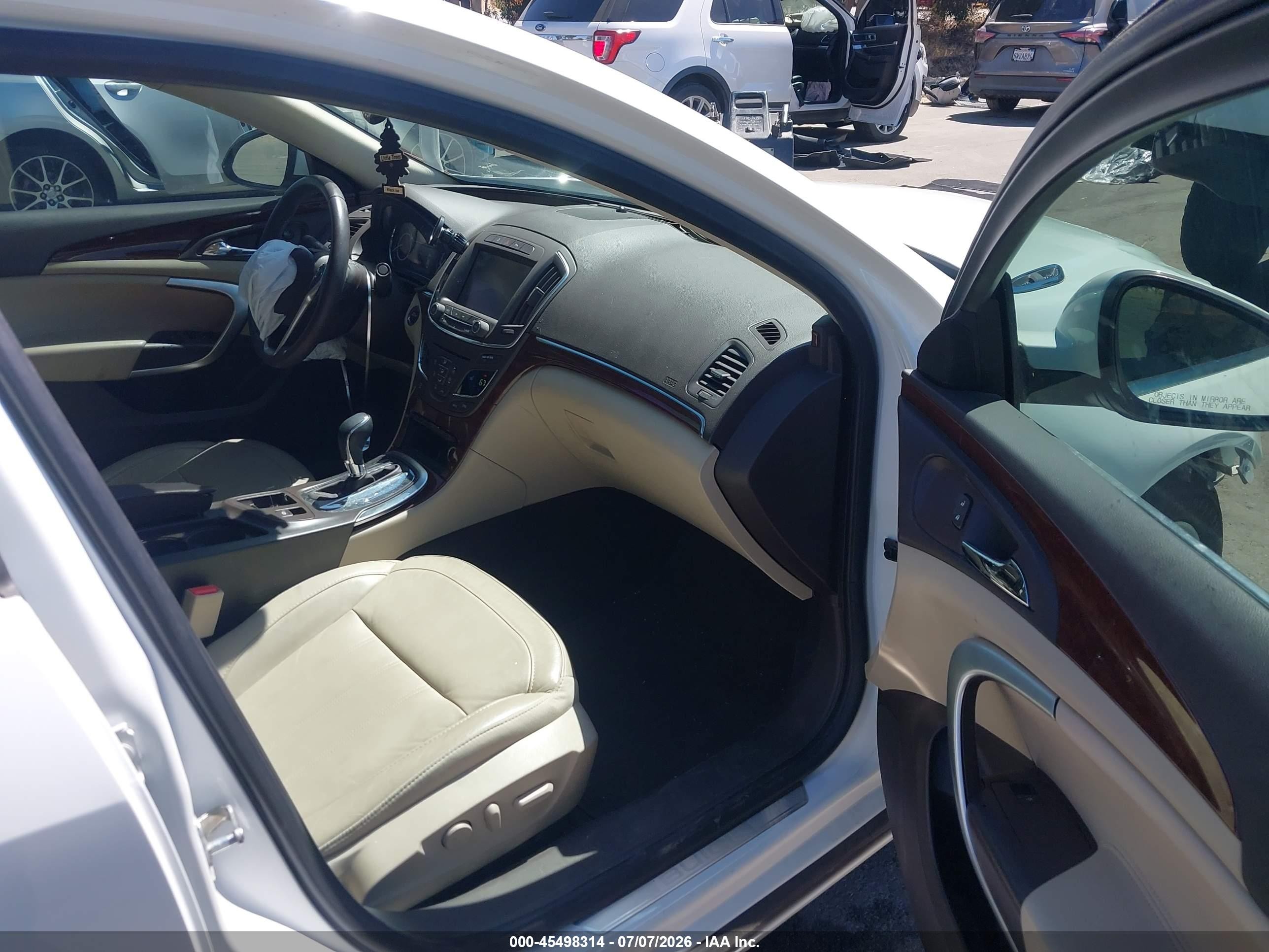 2014 Buick Regal Turbo/e-assist Premium I White vin: 2G4GN5EX9E9264202