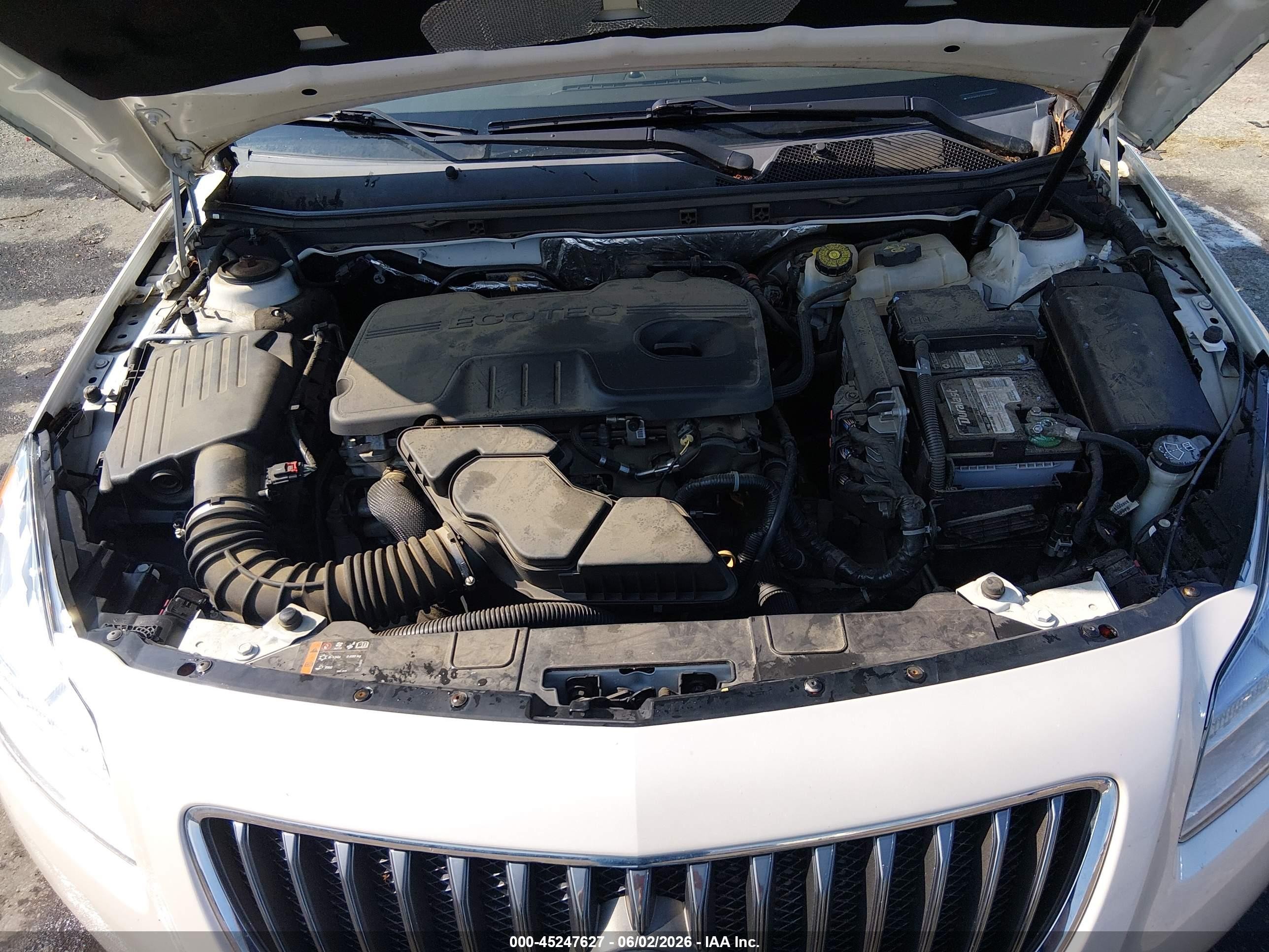2012 Buick Regal   White vin: 2G4GR5EK1C9120424