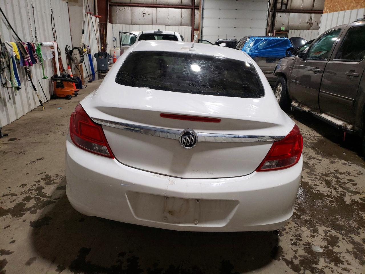 2012 Buick Regal White vin: 2G4GR5EK1C9140267