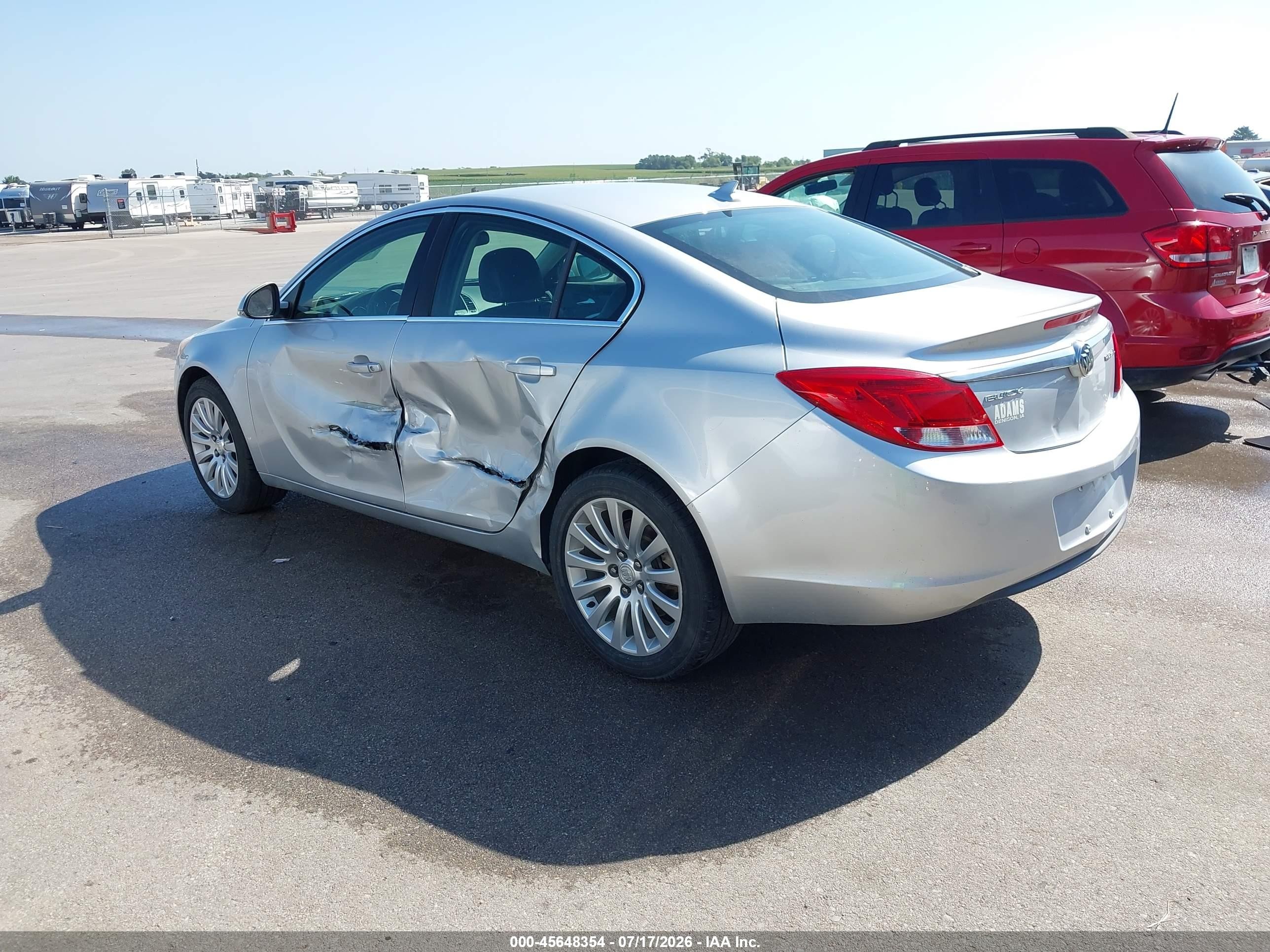 2012 Buick Regal   Silver vin: 2G4GR5EK1C9172328