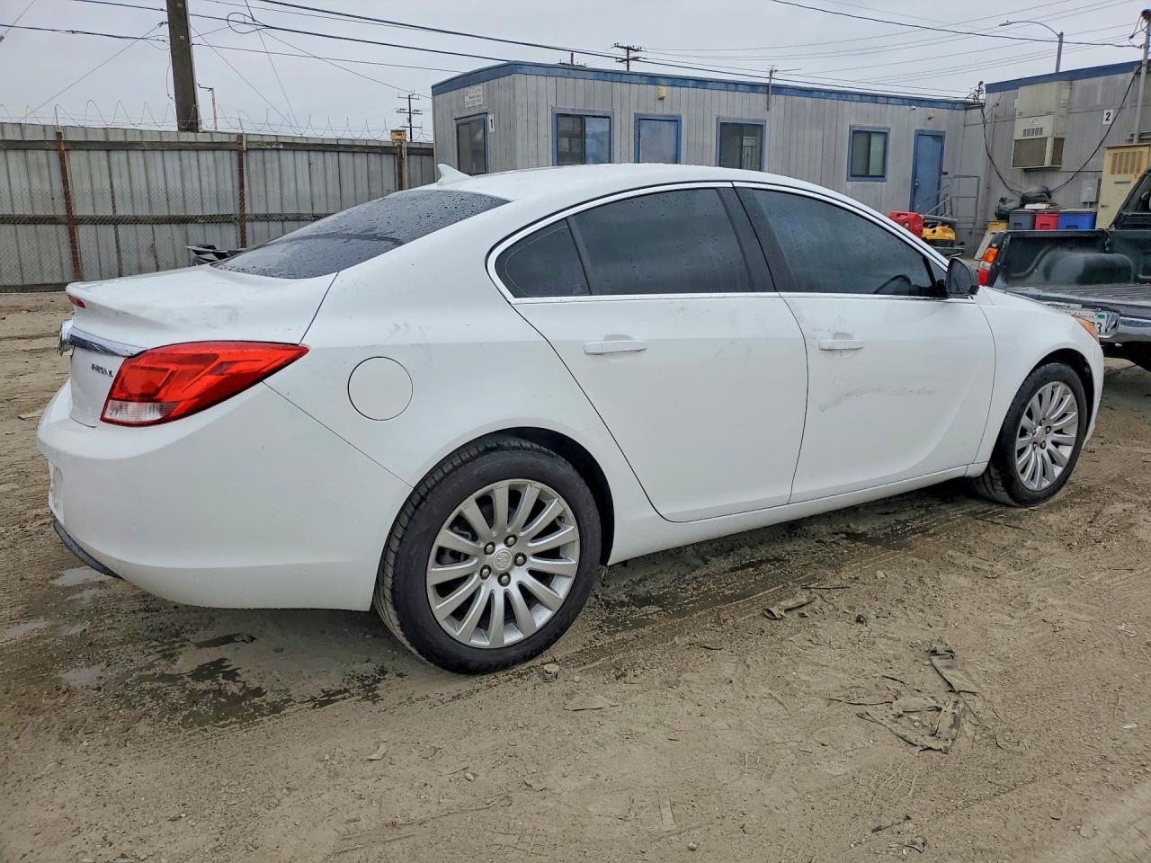 2012 Buick Regal White vin: 2G4GR5EK3C9111739
