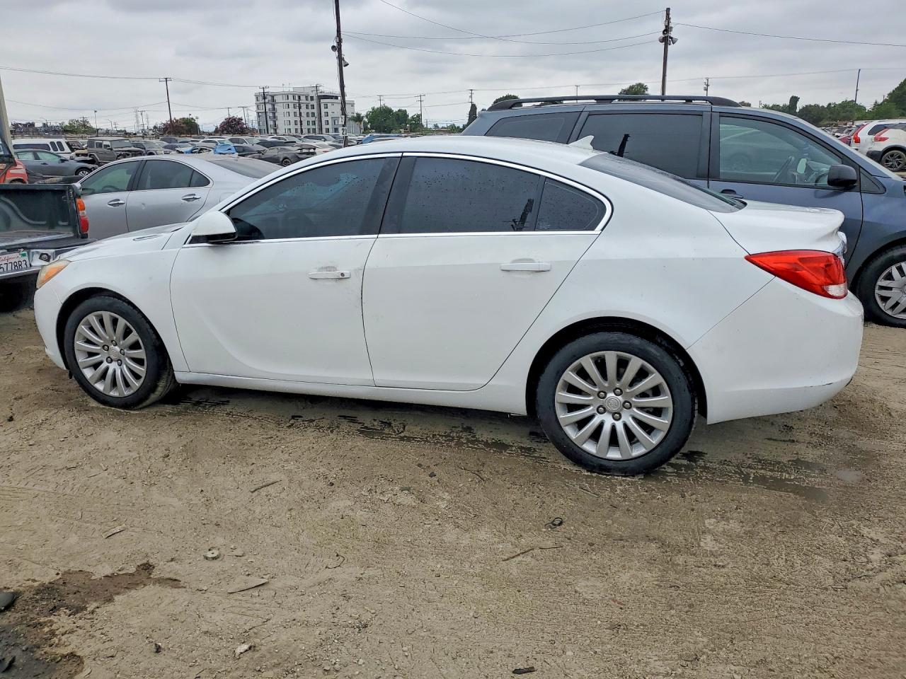 2012 Buick Regal White vin: 2G4GR5EK3C9111739